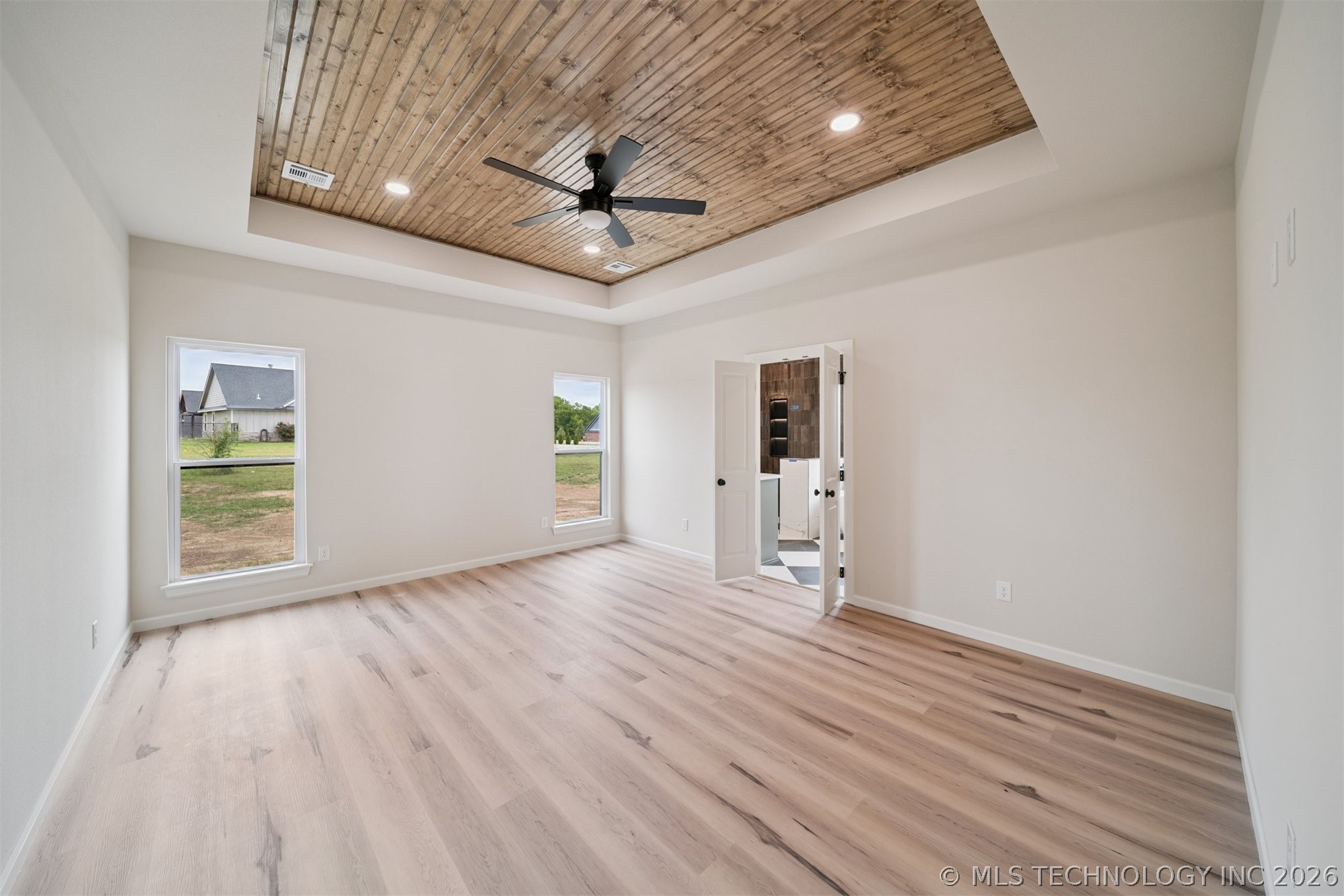 956 Blue Bird Lane Property Photo 33