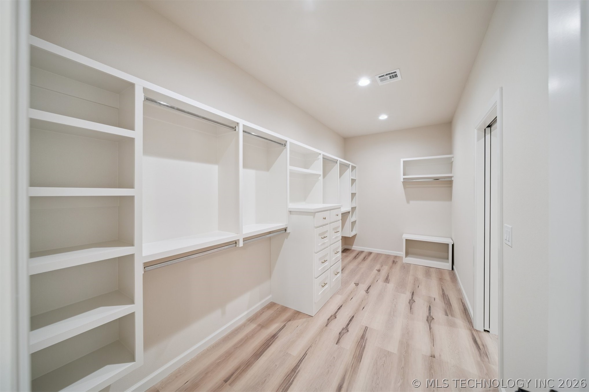 956 Blue Bird Lane Property Photo 38