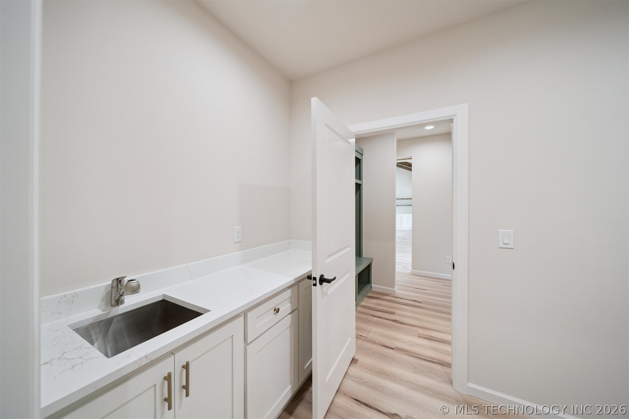 956 Blue Bird Lane Property Photo 40