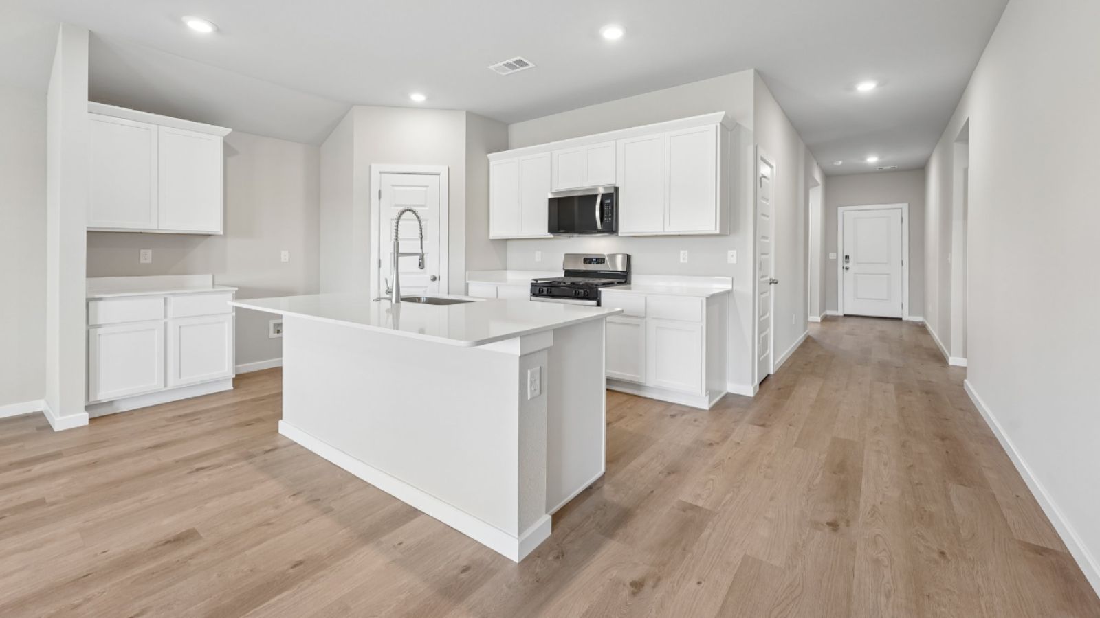 208 Washington Street Property Photo 7