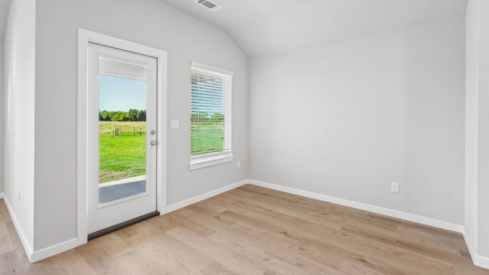 208 Washington Street Property Photo 11