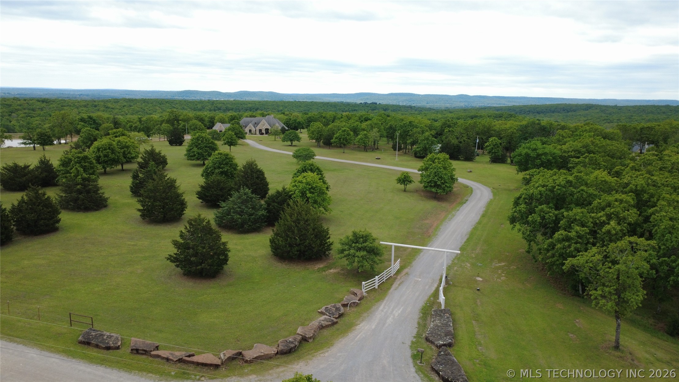8199 W 800 Road Property Photo 3
