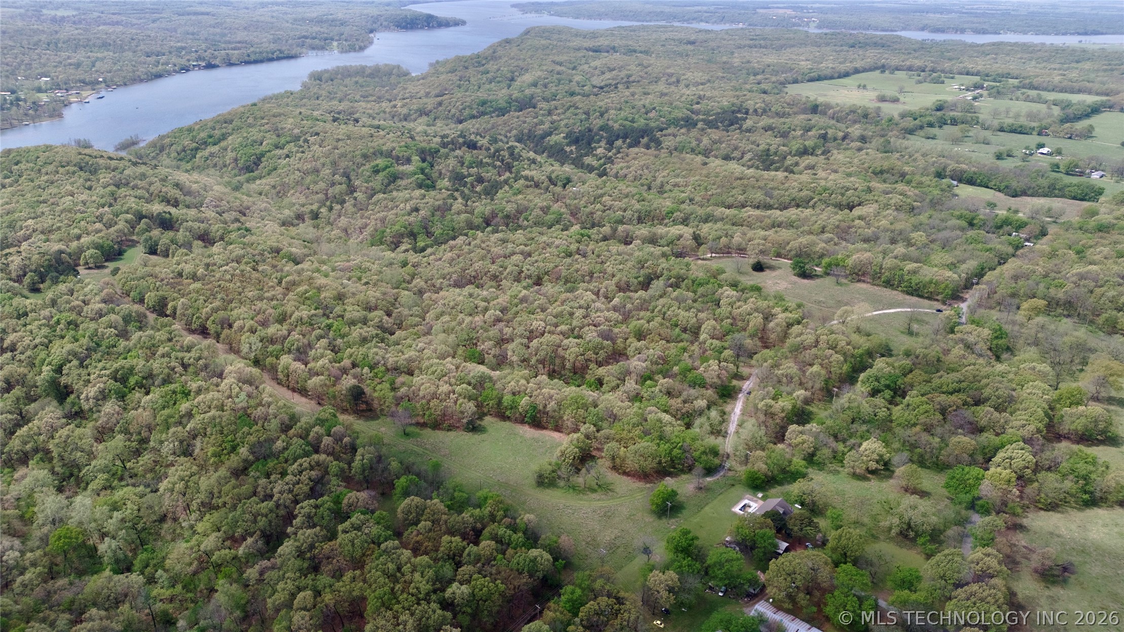 9270 E 420 Road Property Photo 3