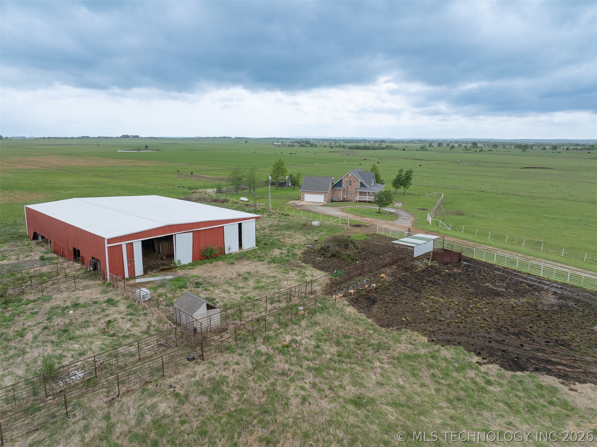 437703 E 340 Road Property Photo 3