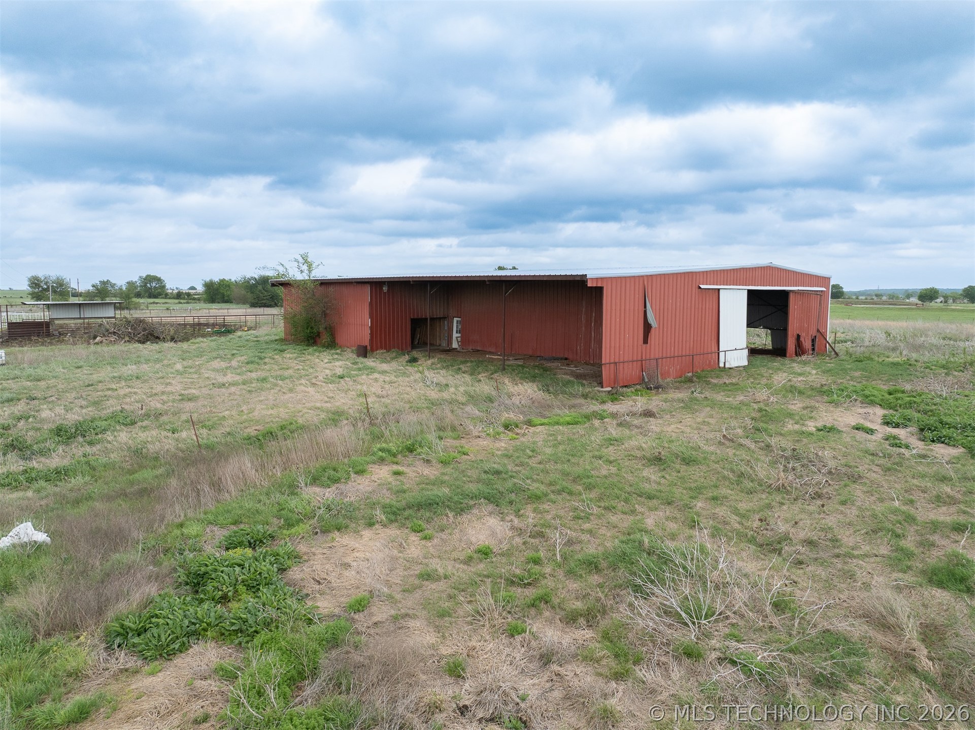 437703 E 340 Road Property Photo 9