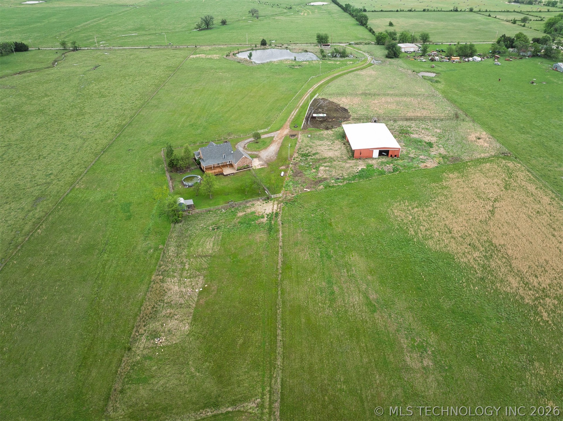 437703 E 340 Road Property Photo 10