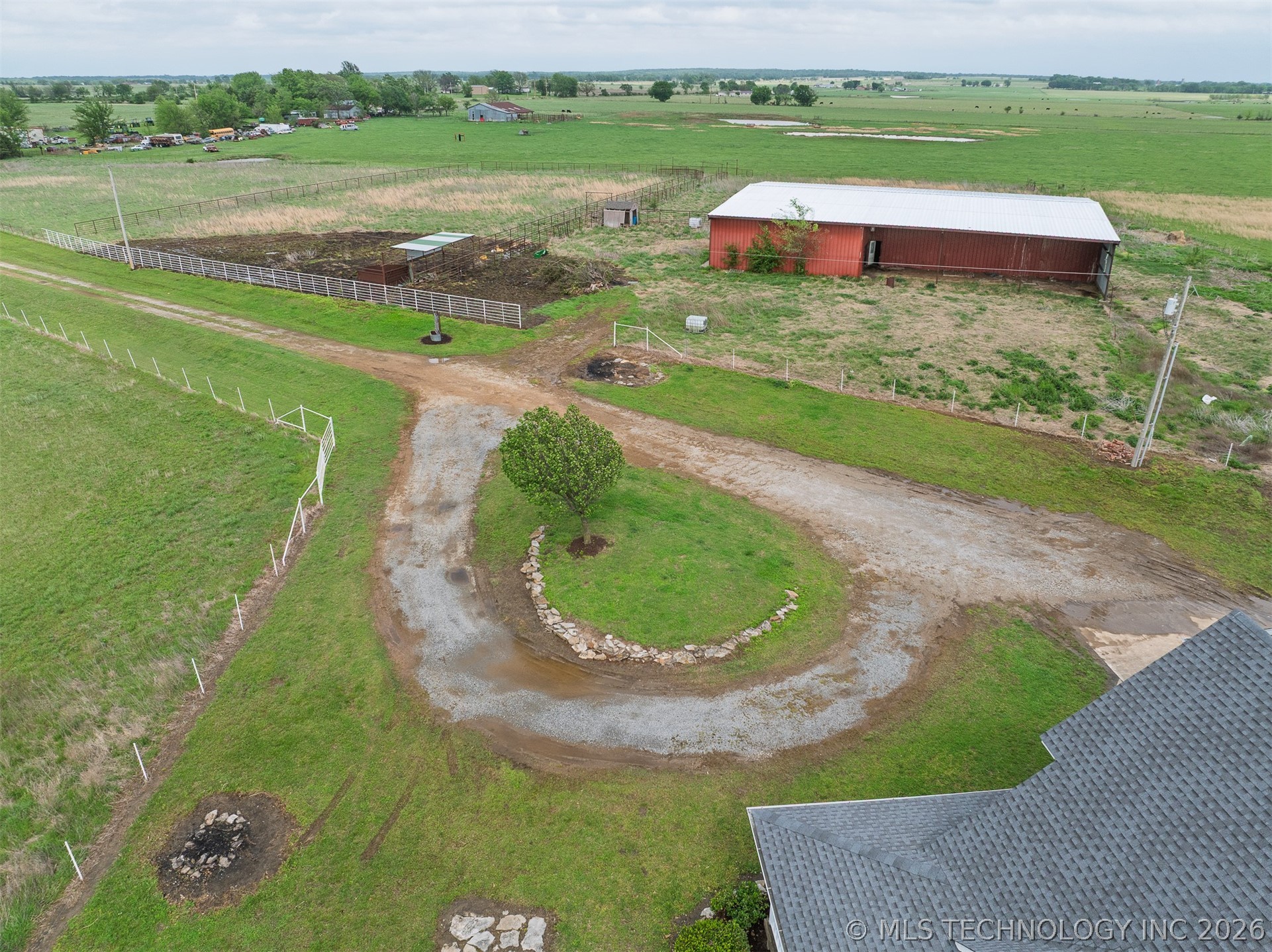 437703 E 340 Road Property Photo 14