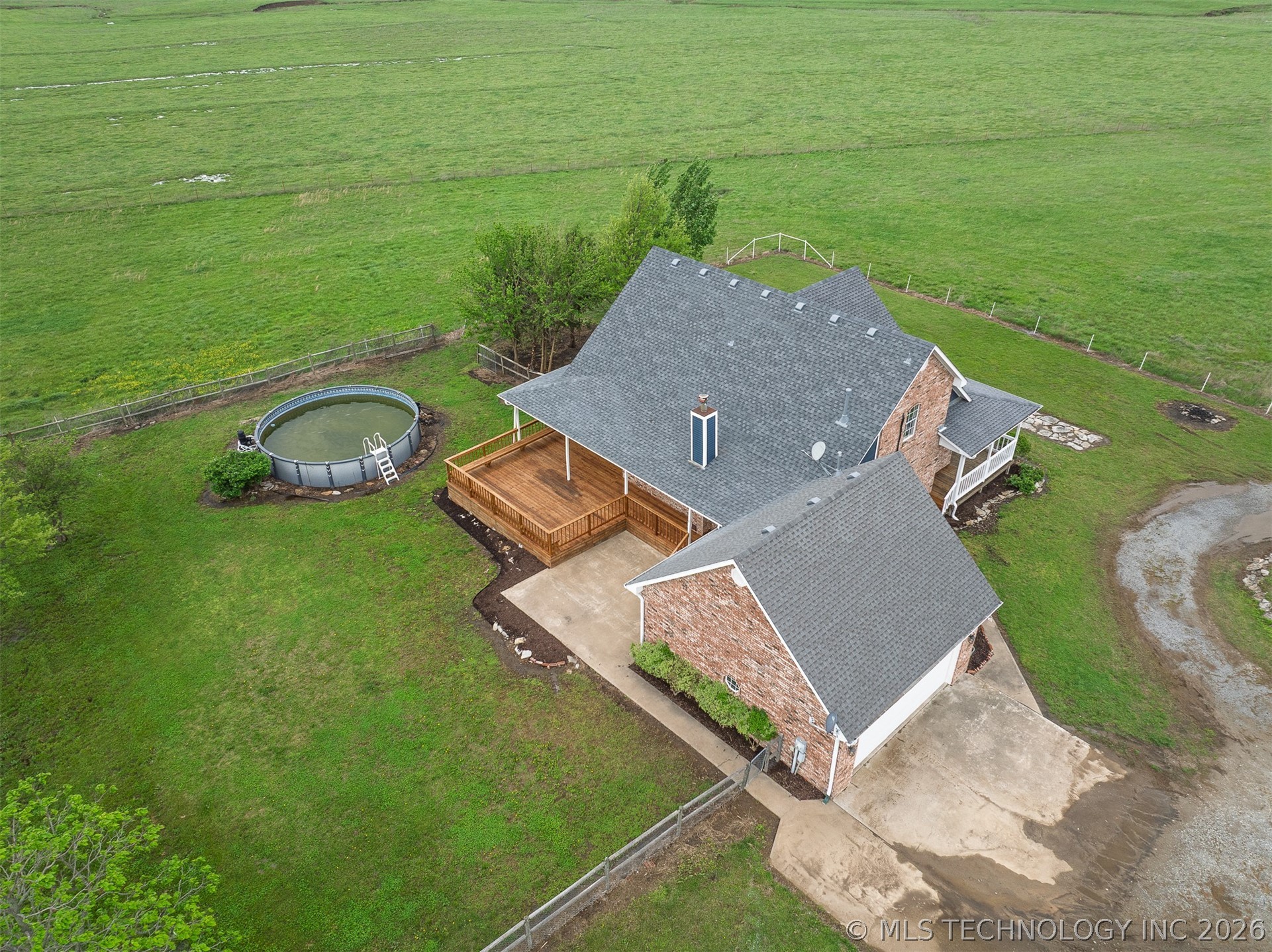 437703 E 340 Road Property Photo 16