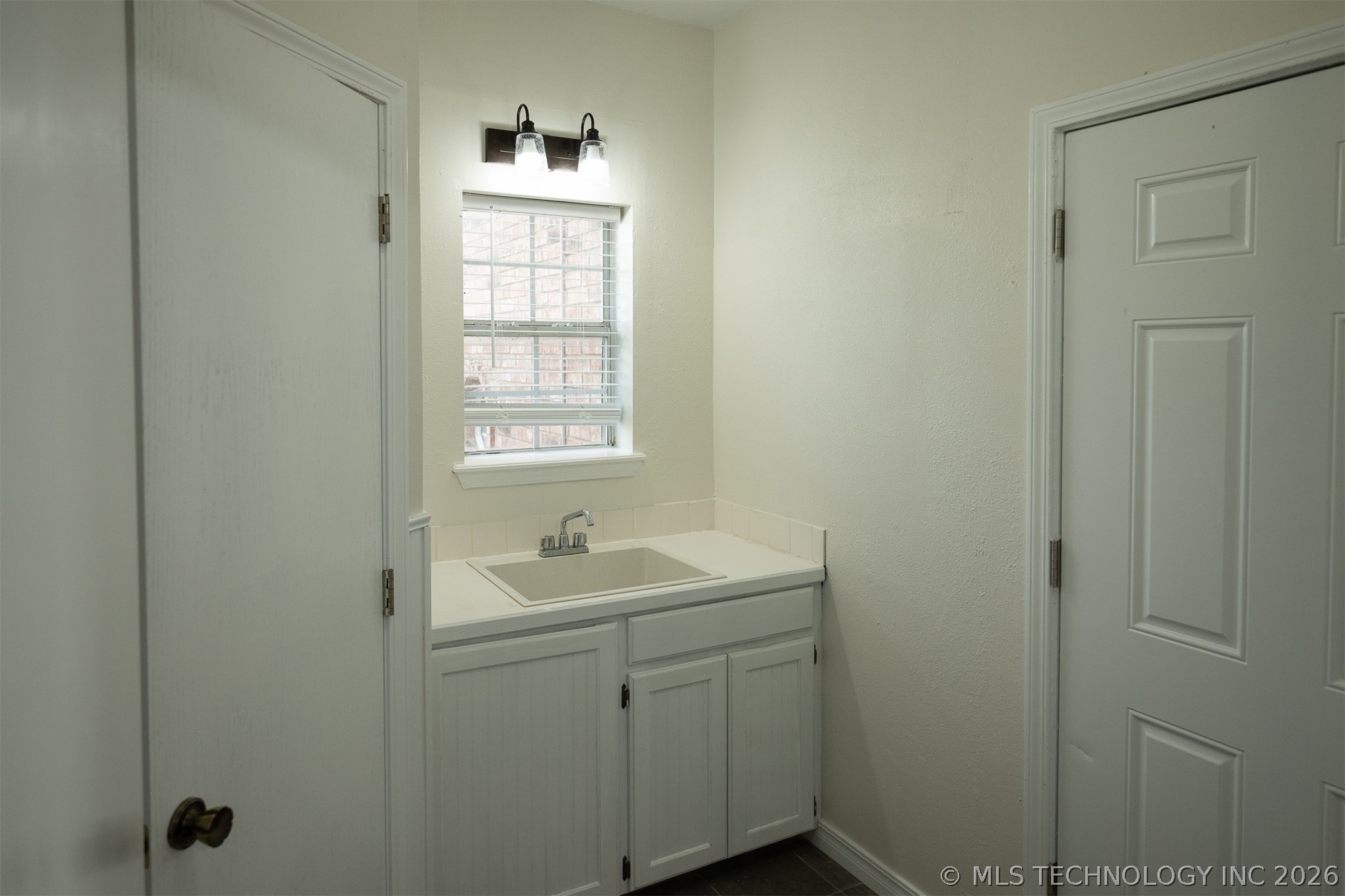 437703 E 340 Road Property Photo 47