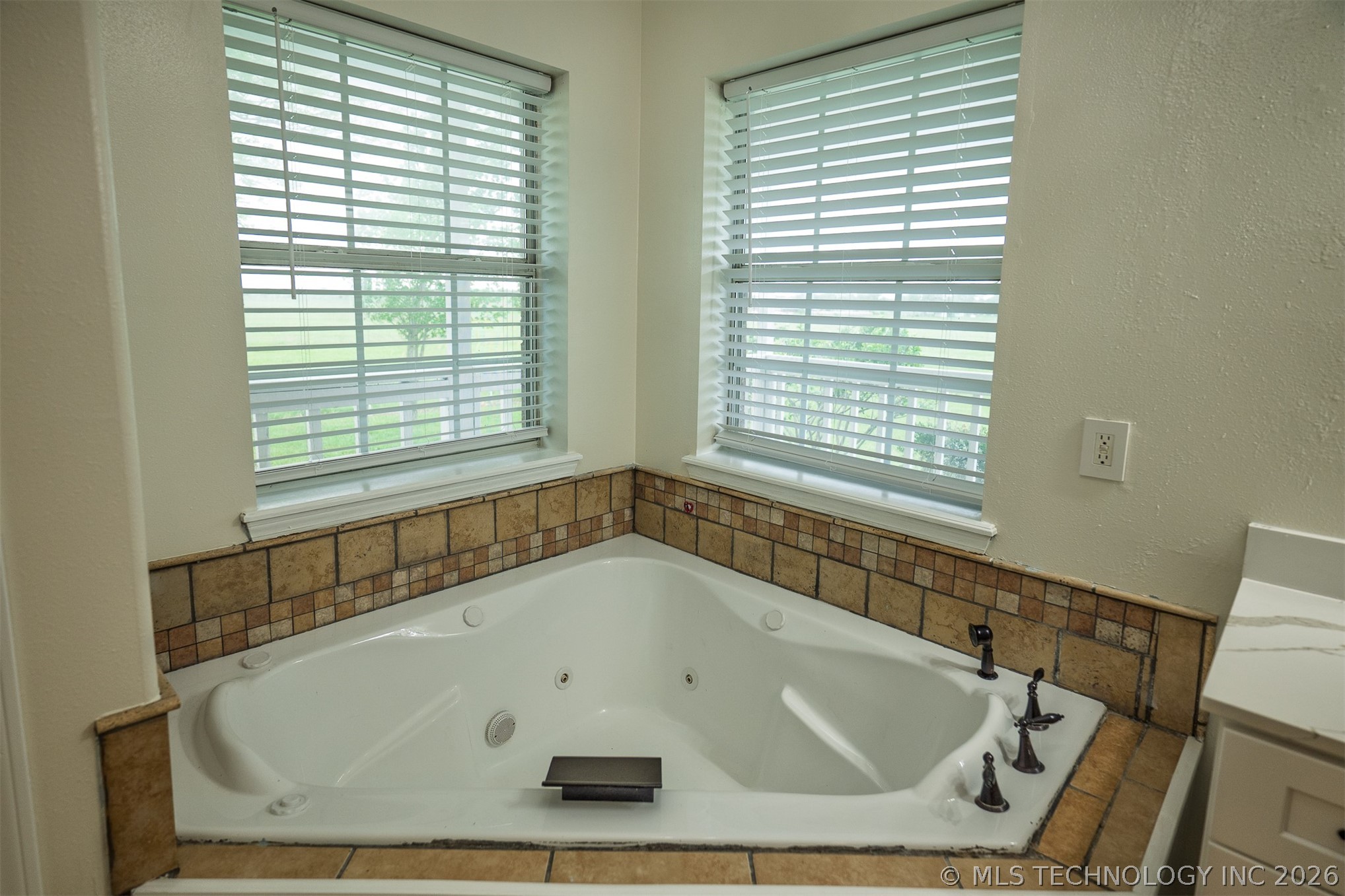 437703 E 340 Road Property Photo 54