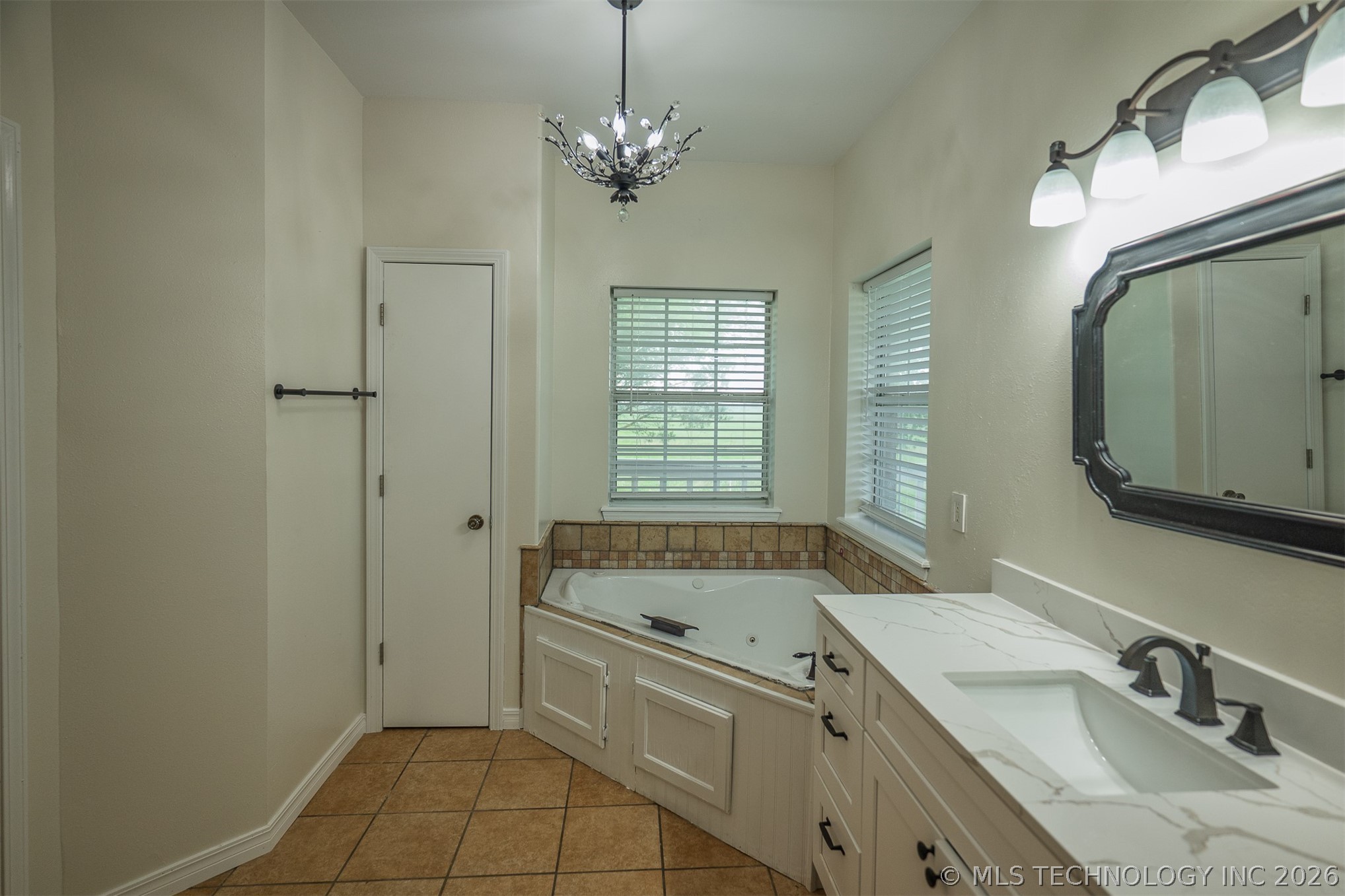 437703 E 340 Road Property Photo 55