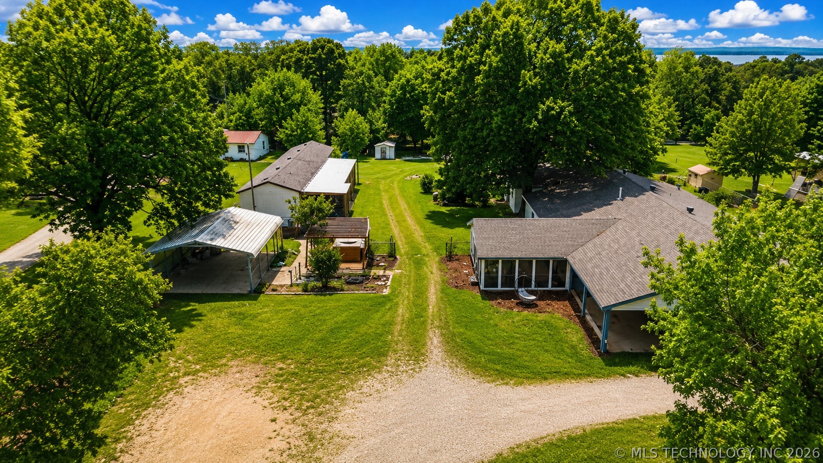 417566 E 1140 Road Property Photo 1