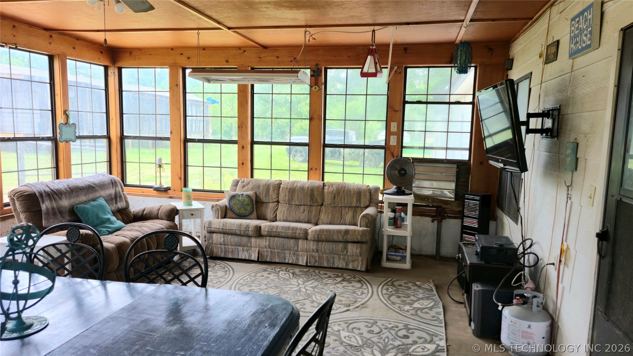 417566 E 1140 Road Property Photo 6