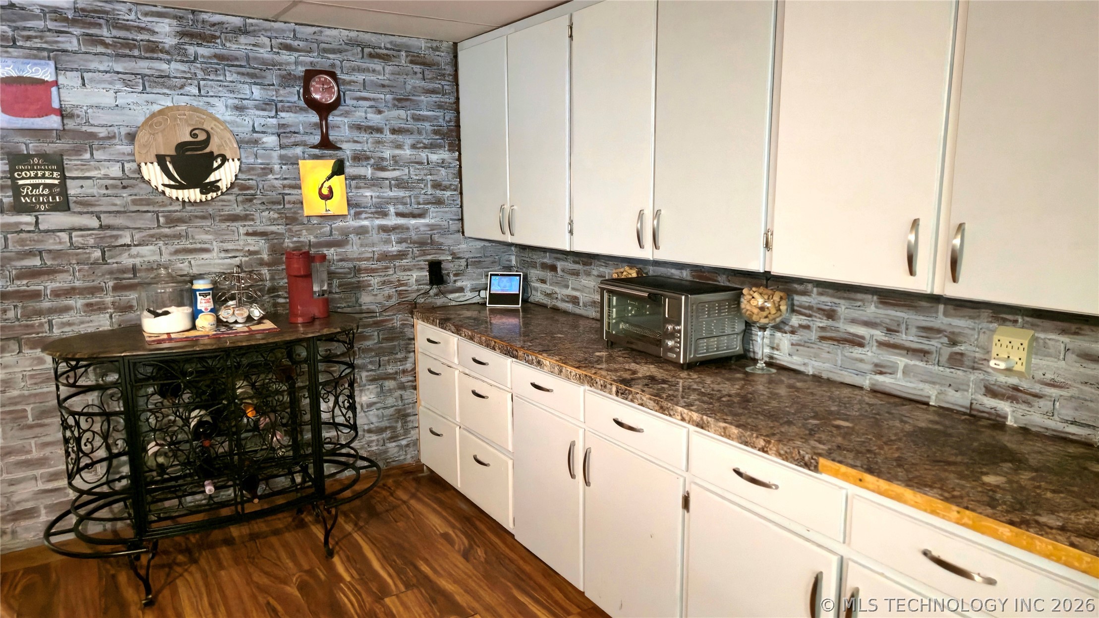 417566 E 1140 Road Property Photo 17