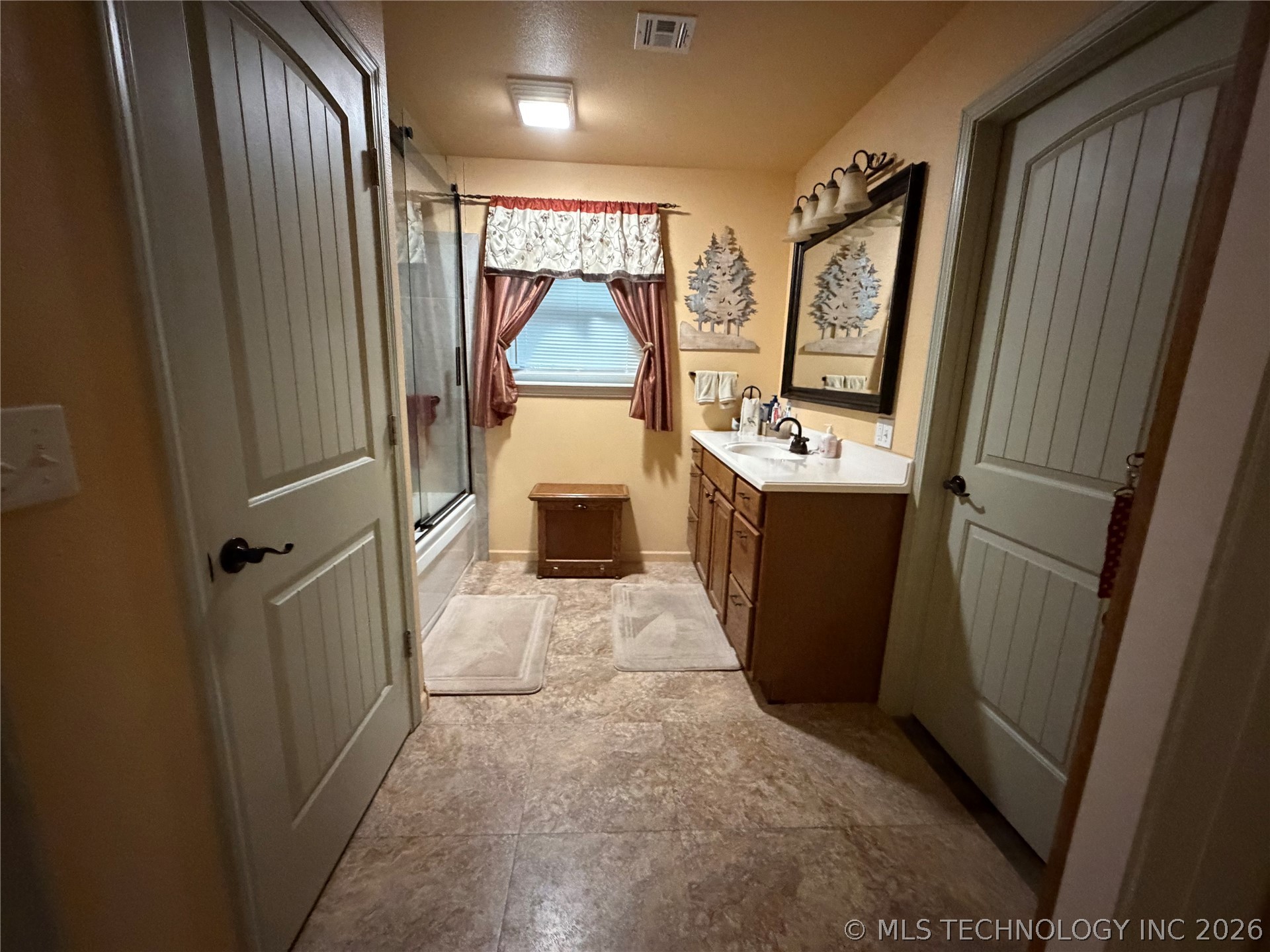 807 S Ross Avenue Property Photo 14