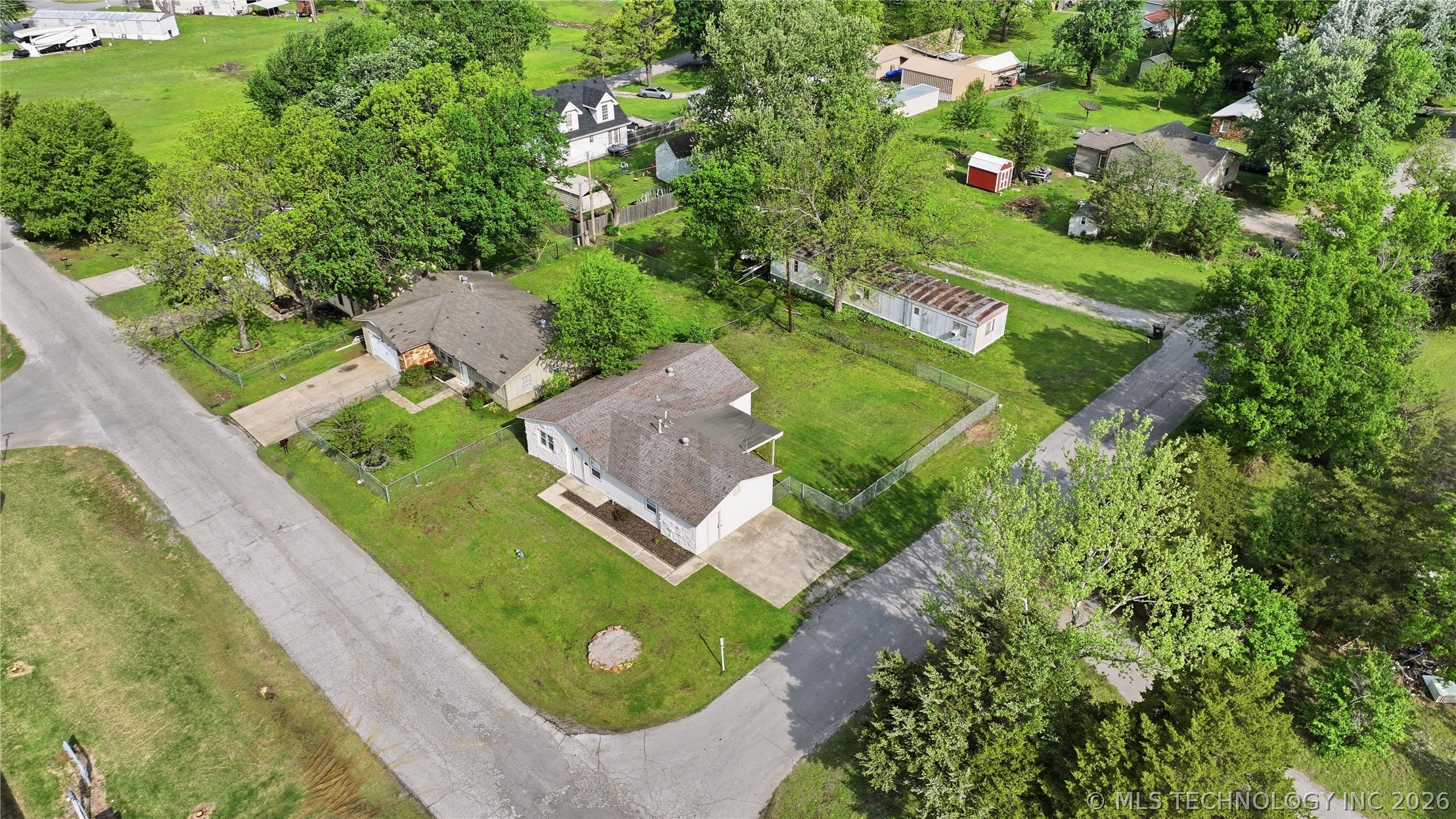 102 W Ruth Street Property Photo 4