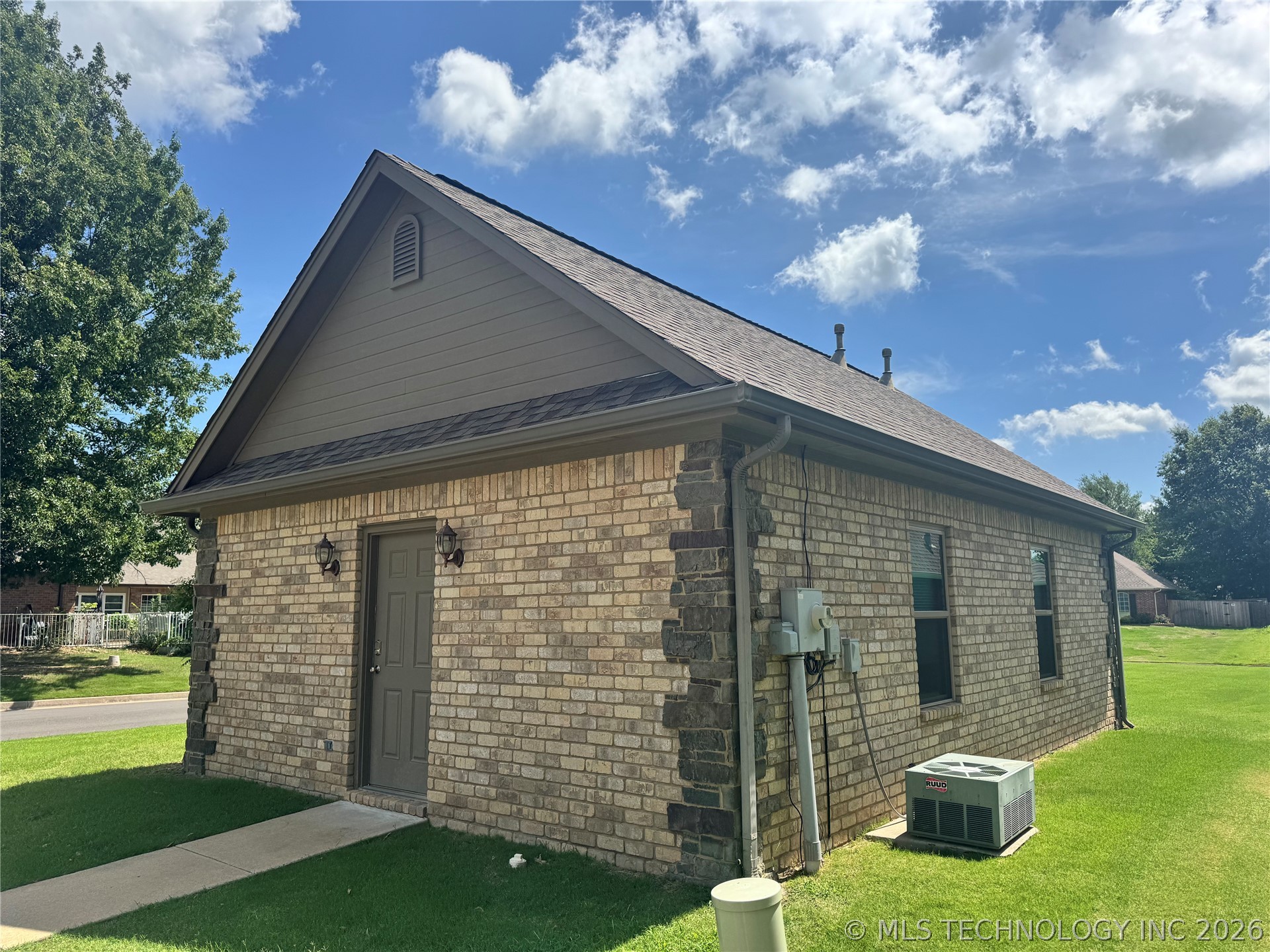 102 Cambridge Road Property Photo 42