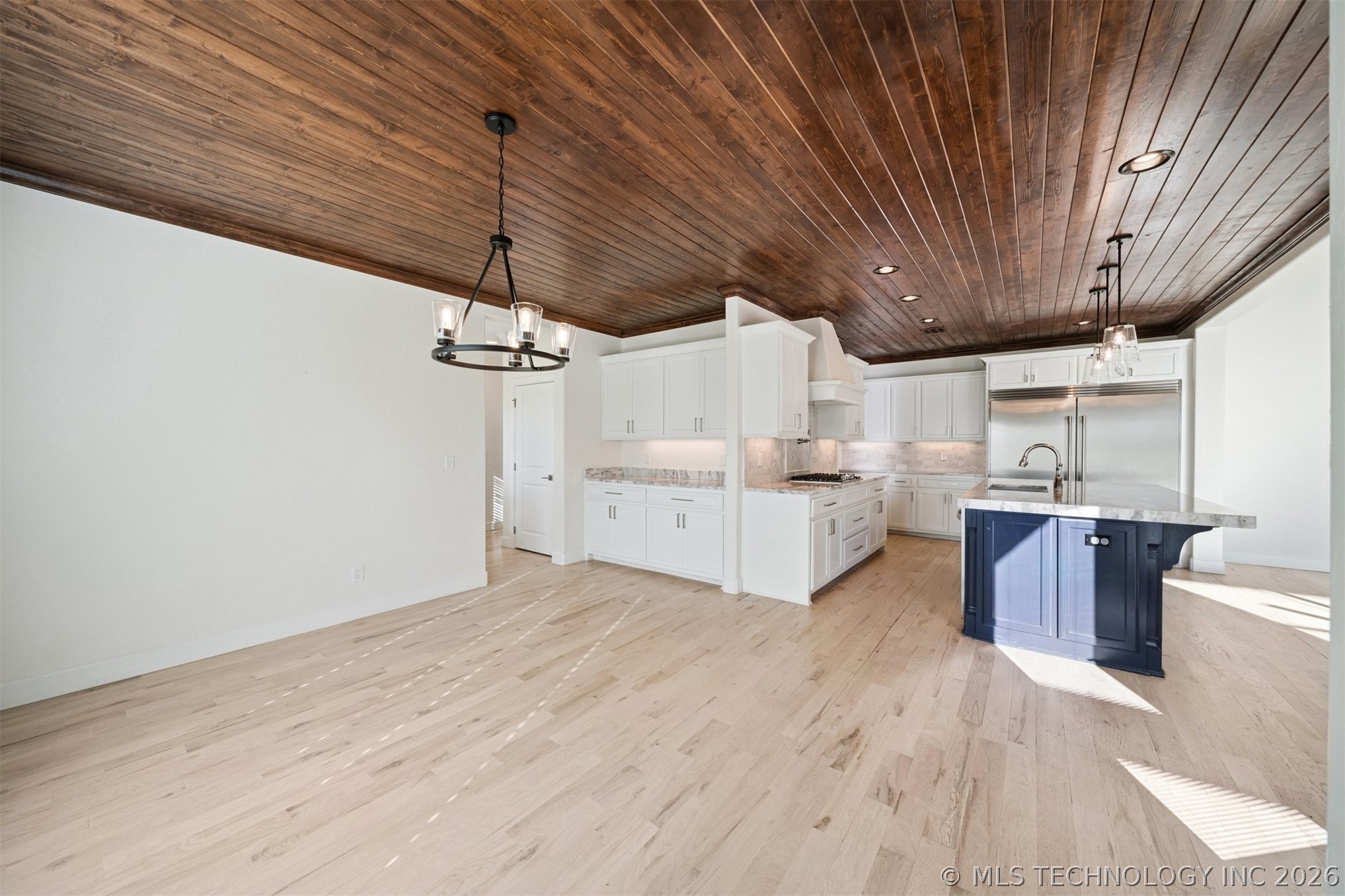 6131 N Creekwood Drive Property Photo 12