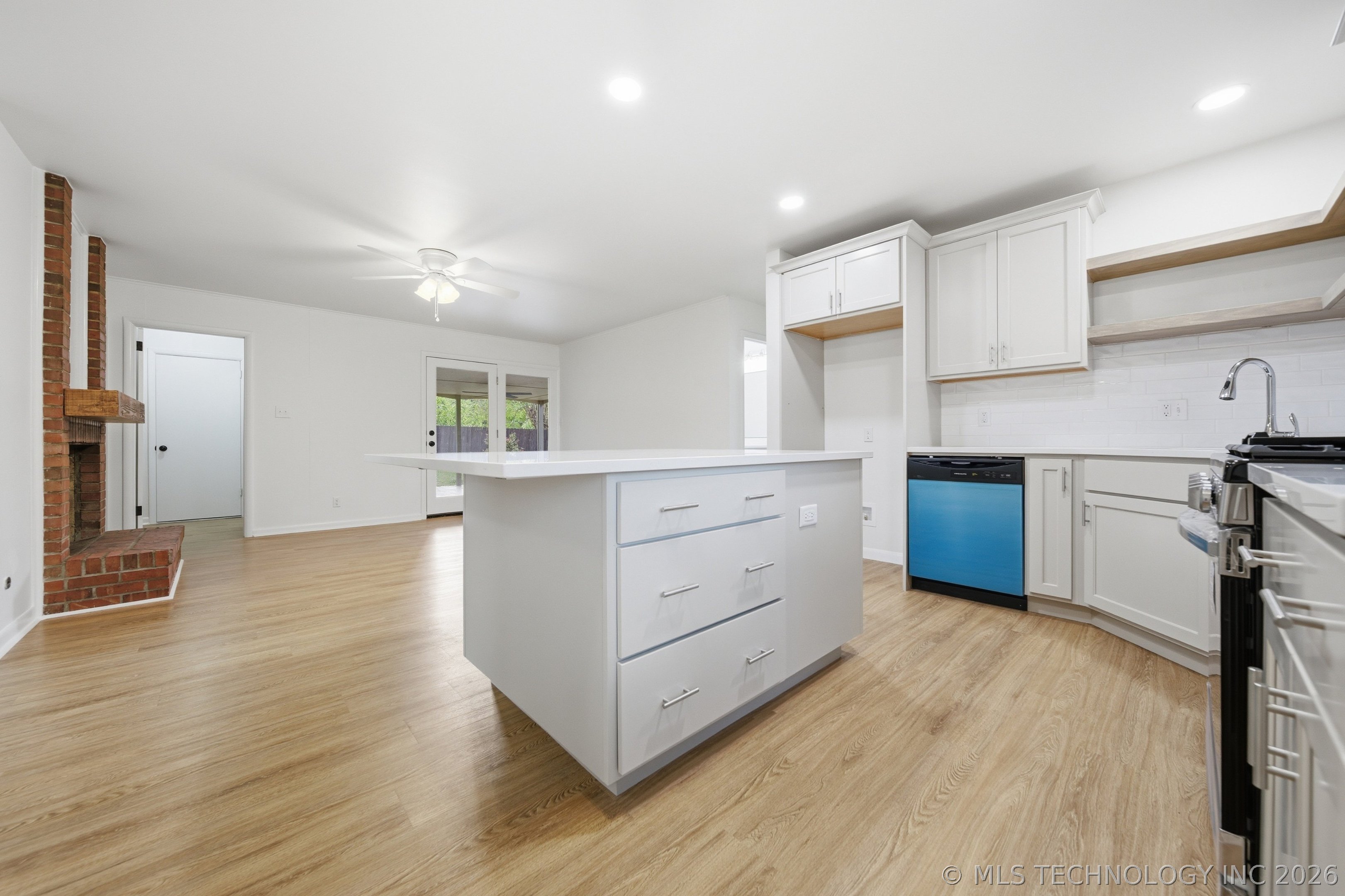 1007 W D Street Property Photo 9