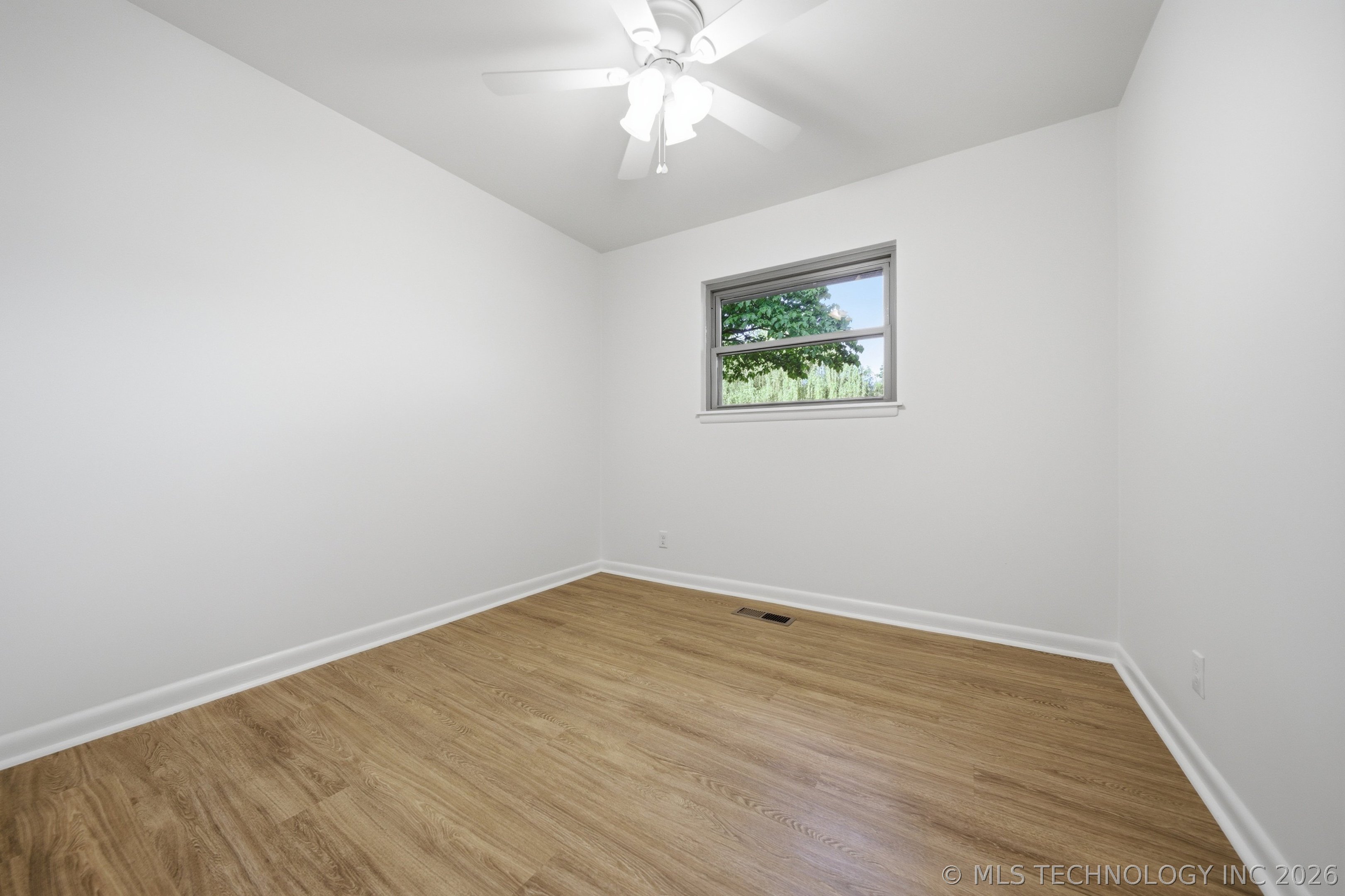 1007 W D Street Property Photo 28