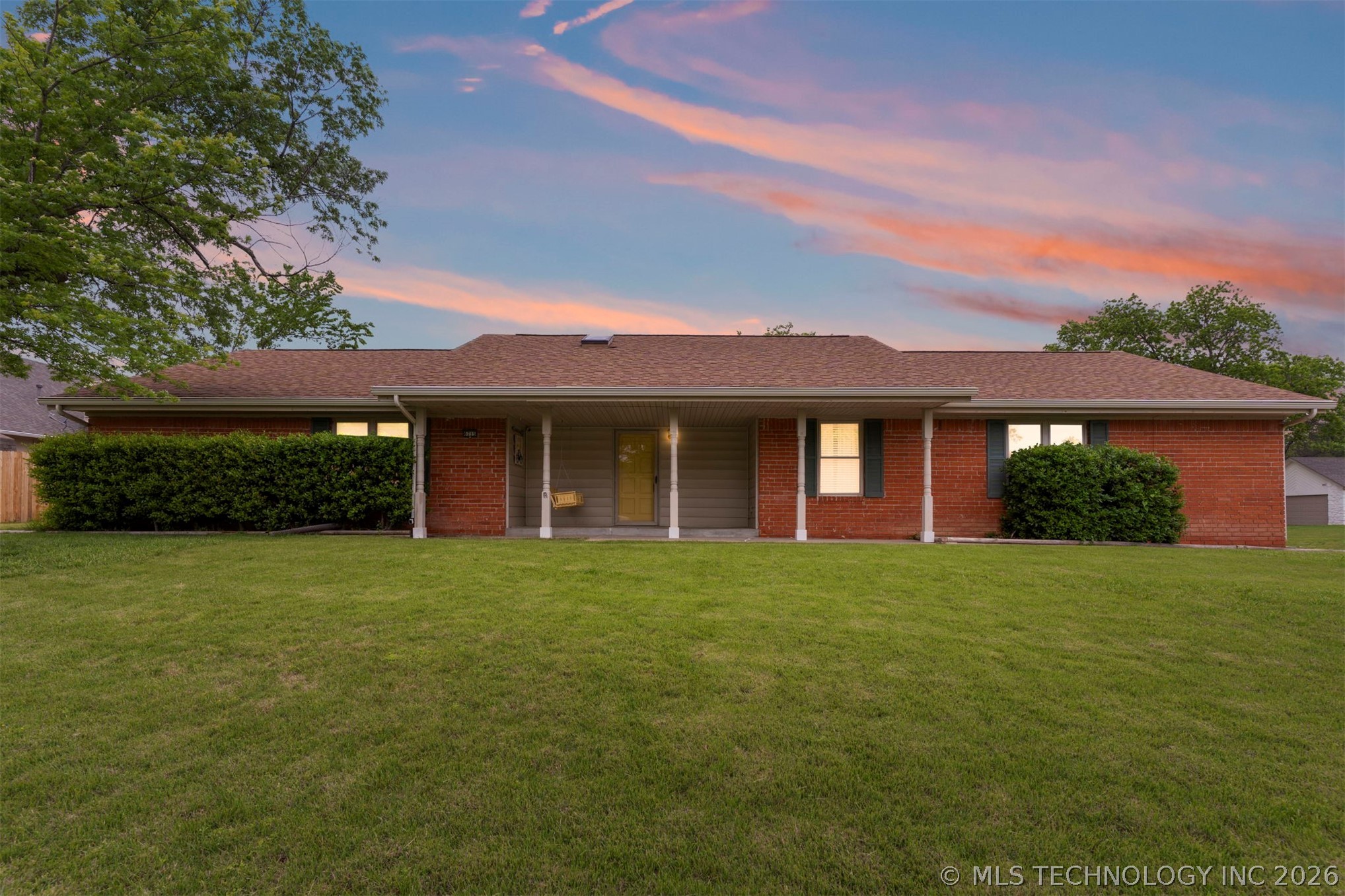 6715 E 95th Street Property Photo 1