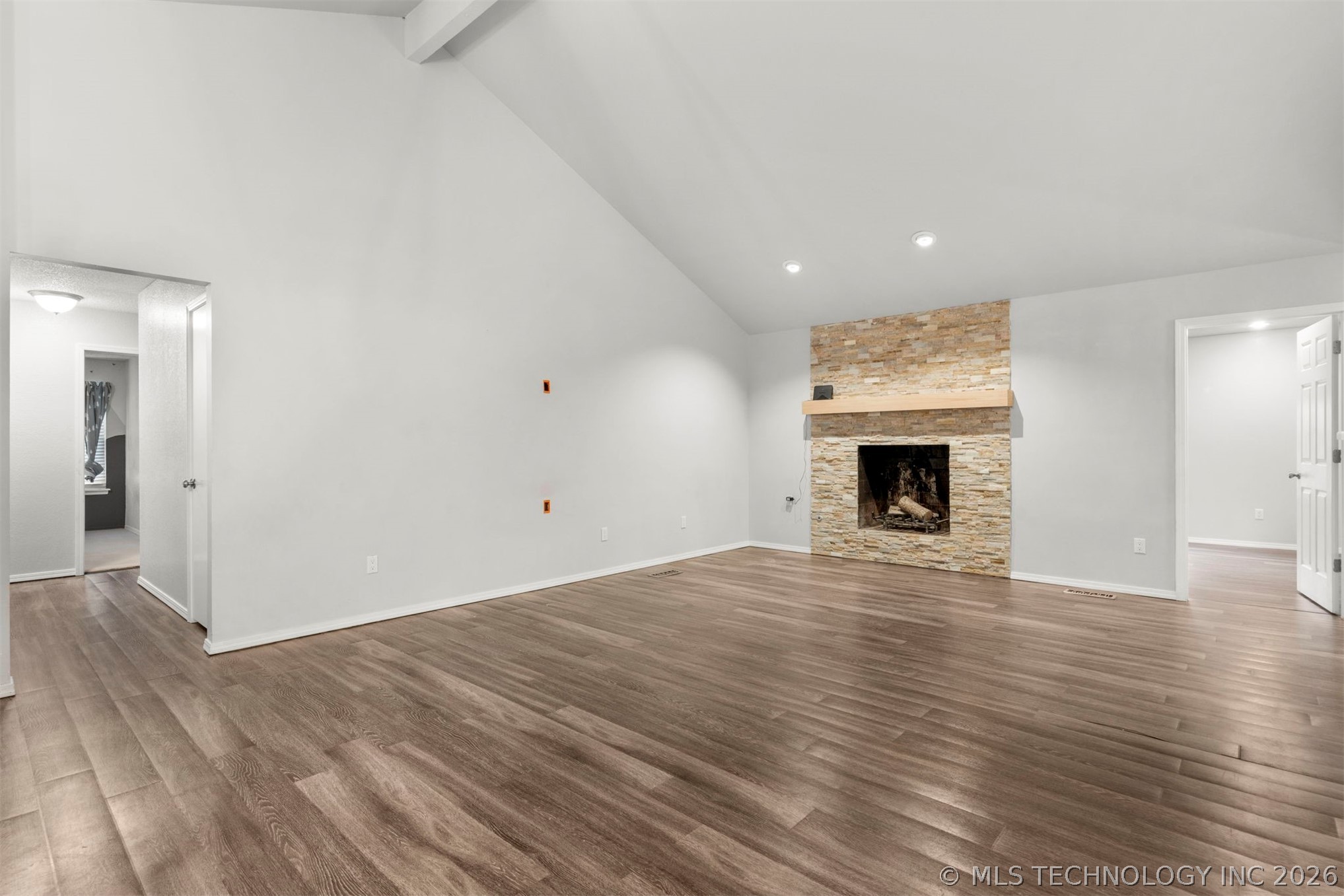 6715 E 95th Street Property Photo 10