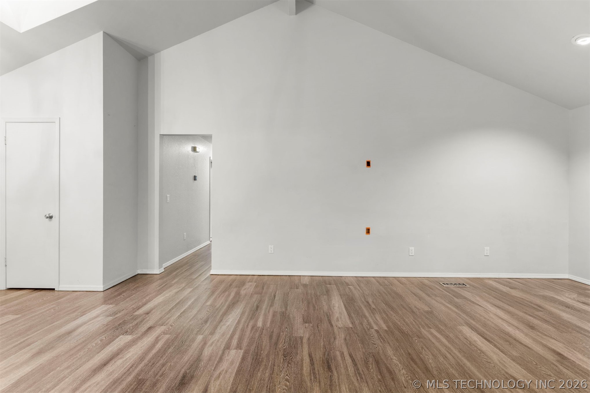 6715 E 95th Street Property Photo 11