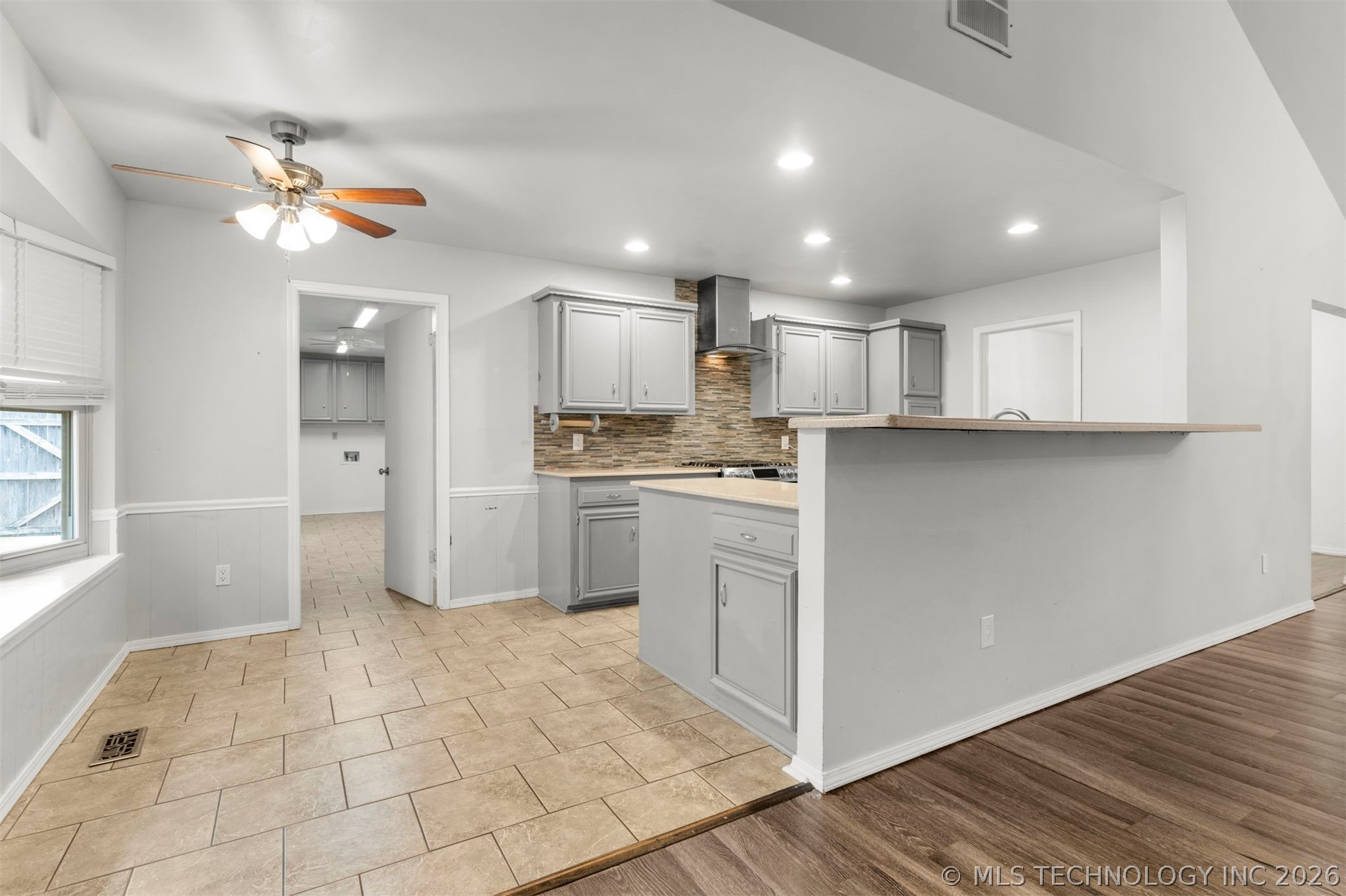 6715 E 95th Street Property Photo 12