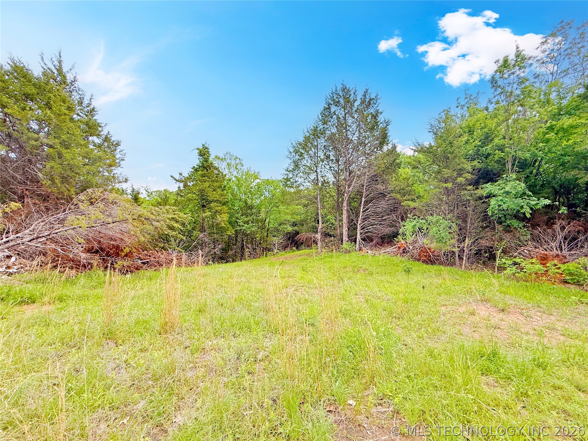 46 Lakeside Circle Property Photo 3