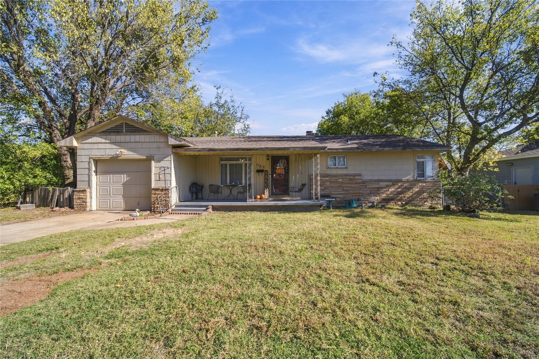 1123 N Maple Avenue Property Photo 1
