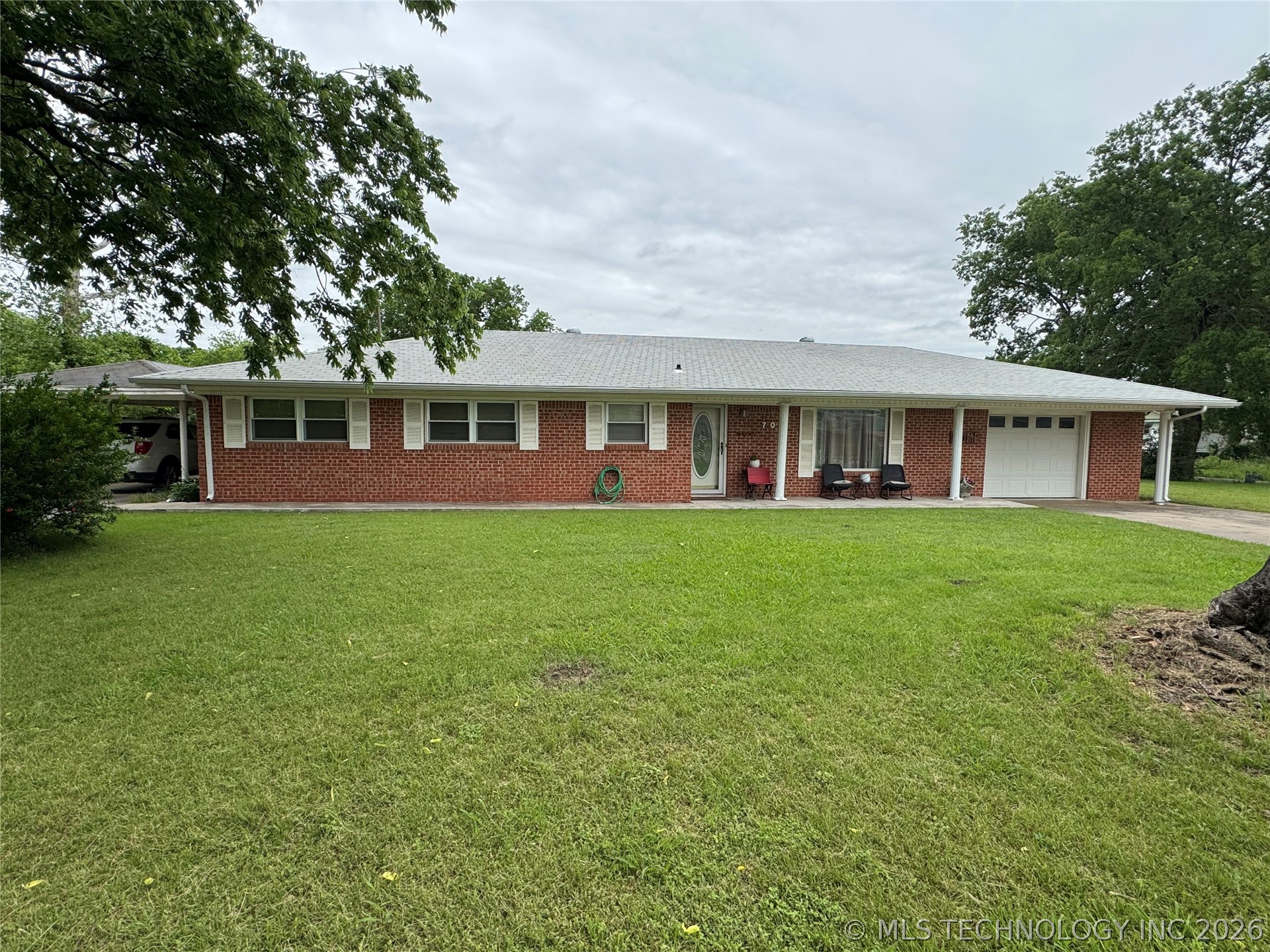 707 W Creek Street Property Photo 1