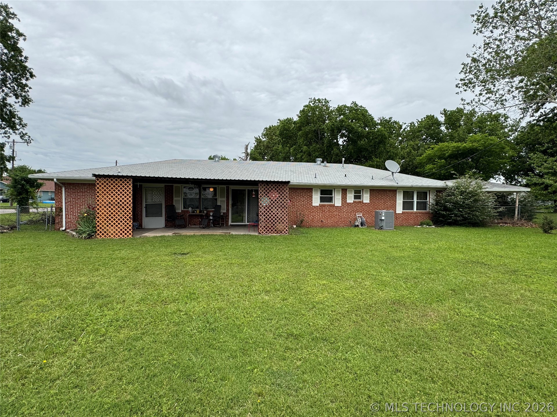 707 W Creek Street Property Photo 16