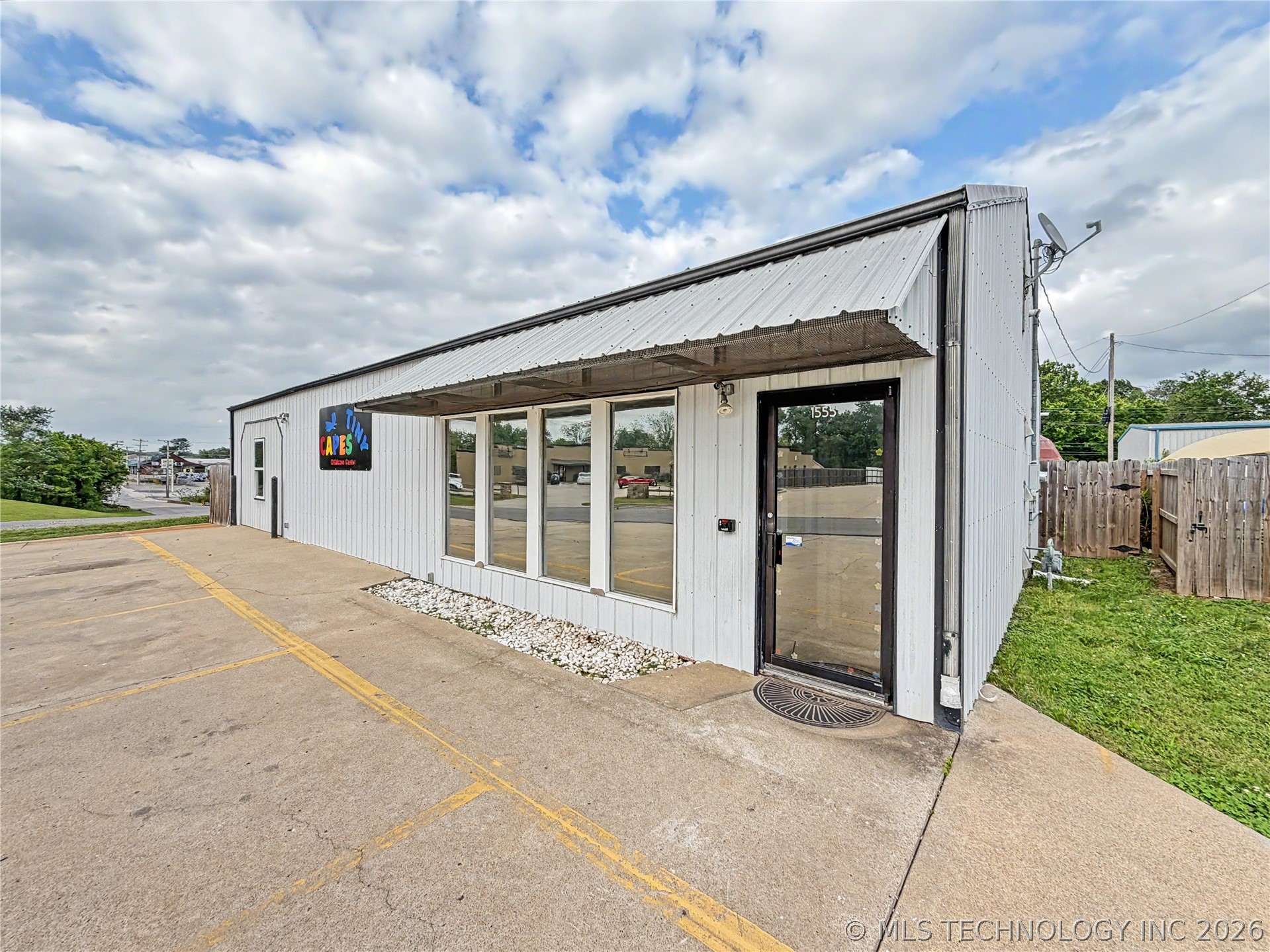 1555 Echota Avenue Property Photo 2