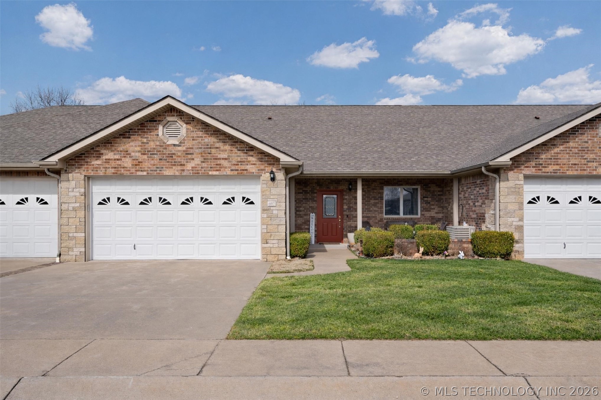 607 St Andrews Circle Property Photo 1