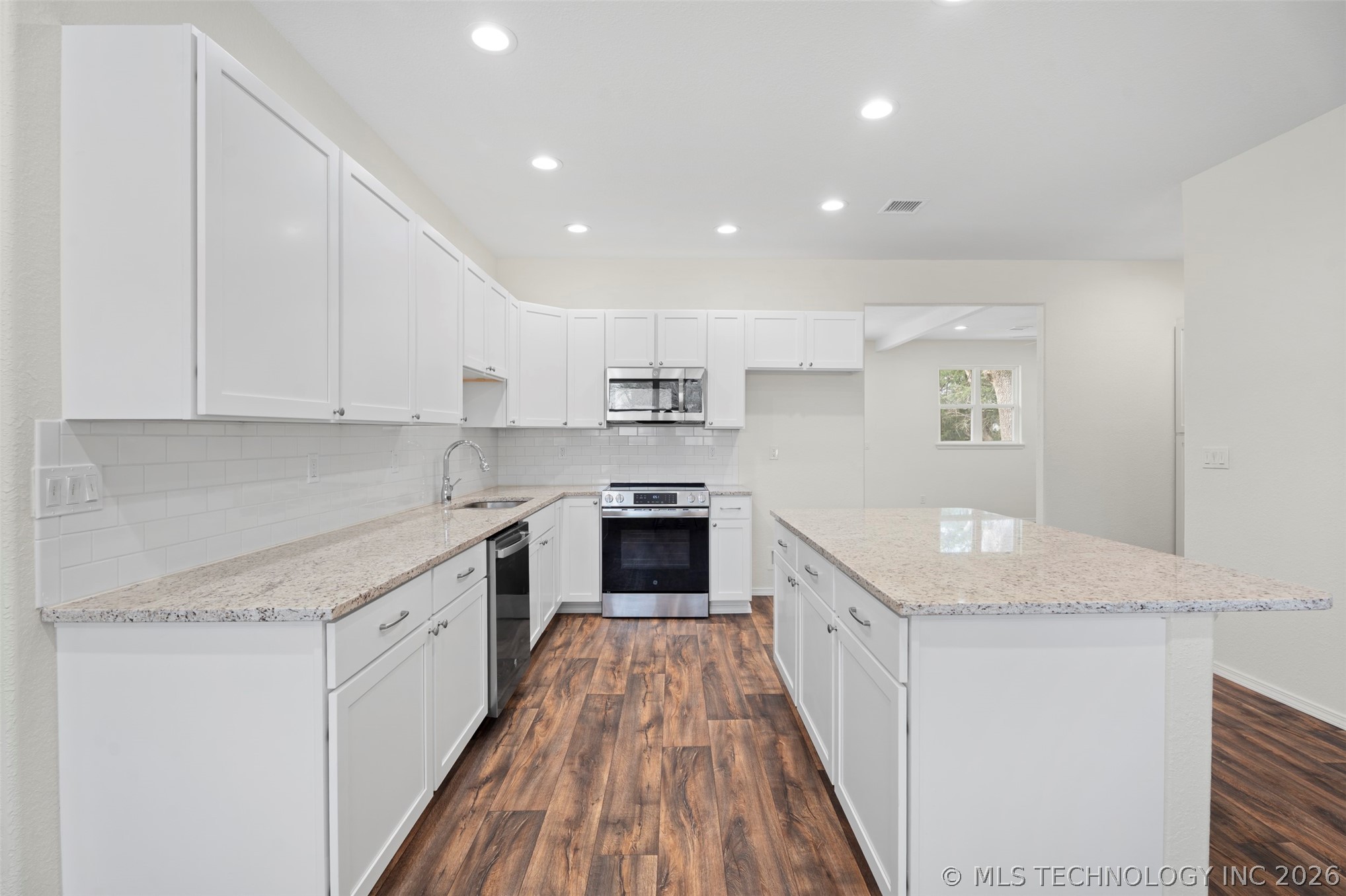517 W Clyde Avenue Property Photo 8