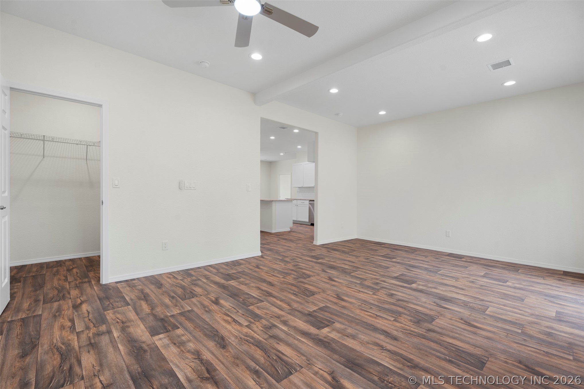517 W Clyde Avenue Property Photo 13
