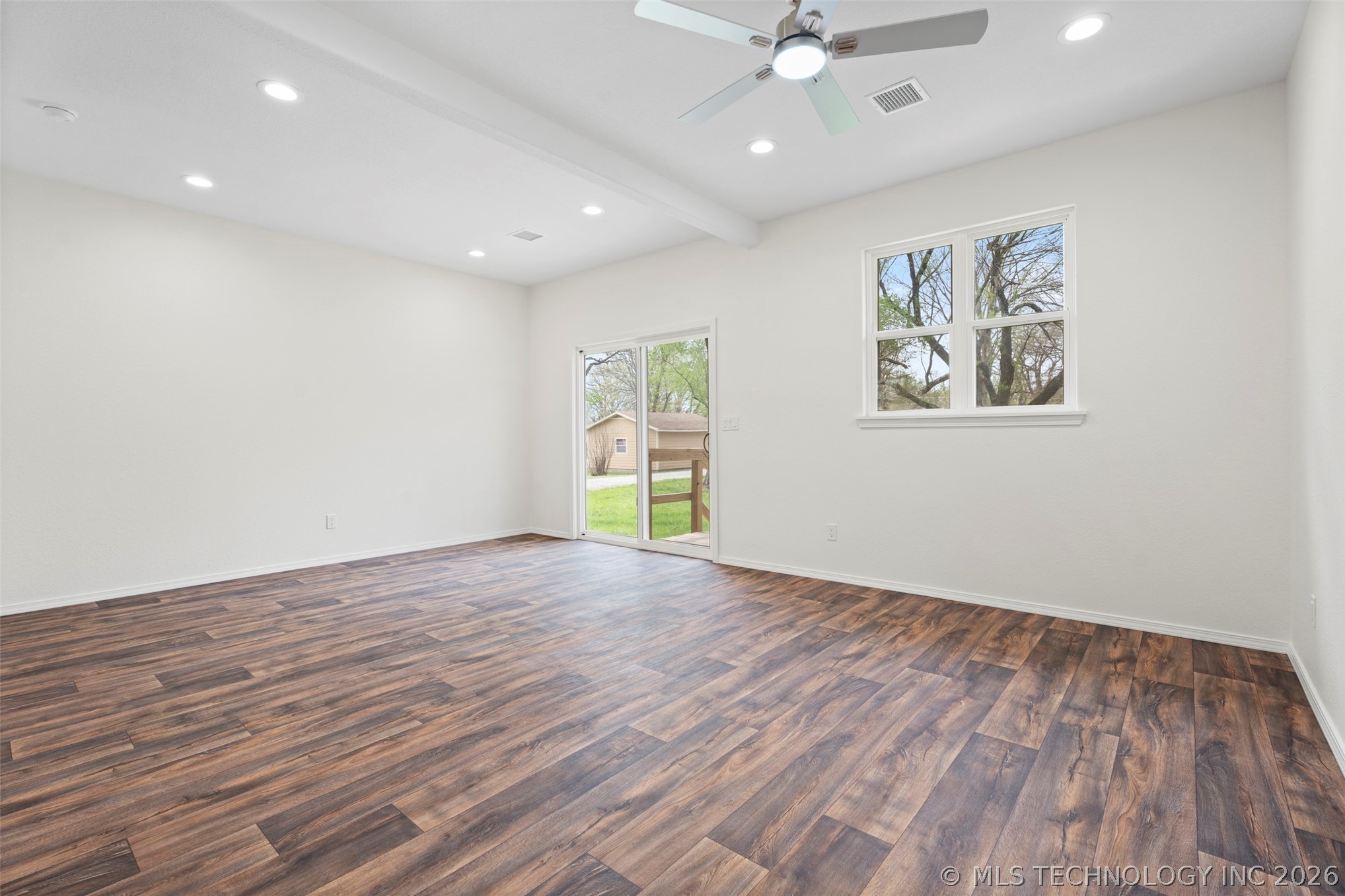 517 W Clyde Avenue Property Photo 14