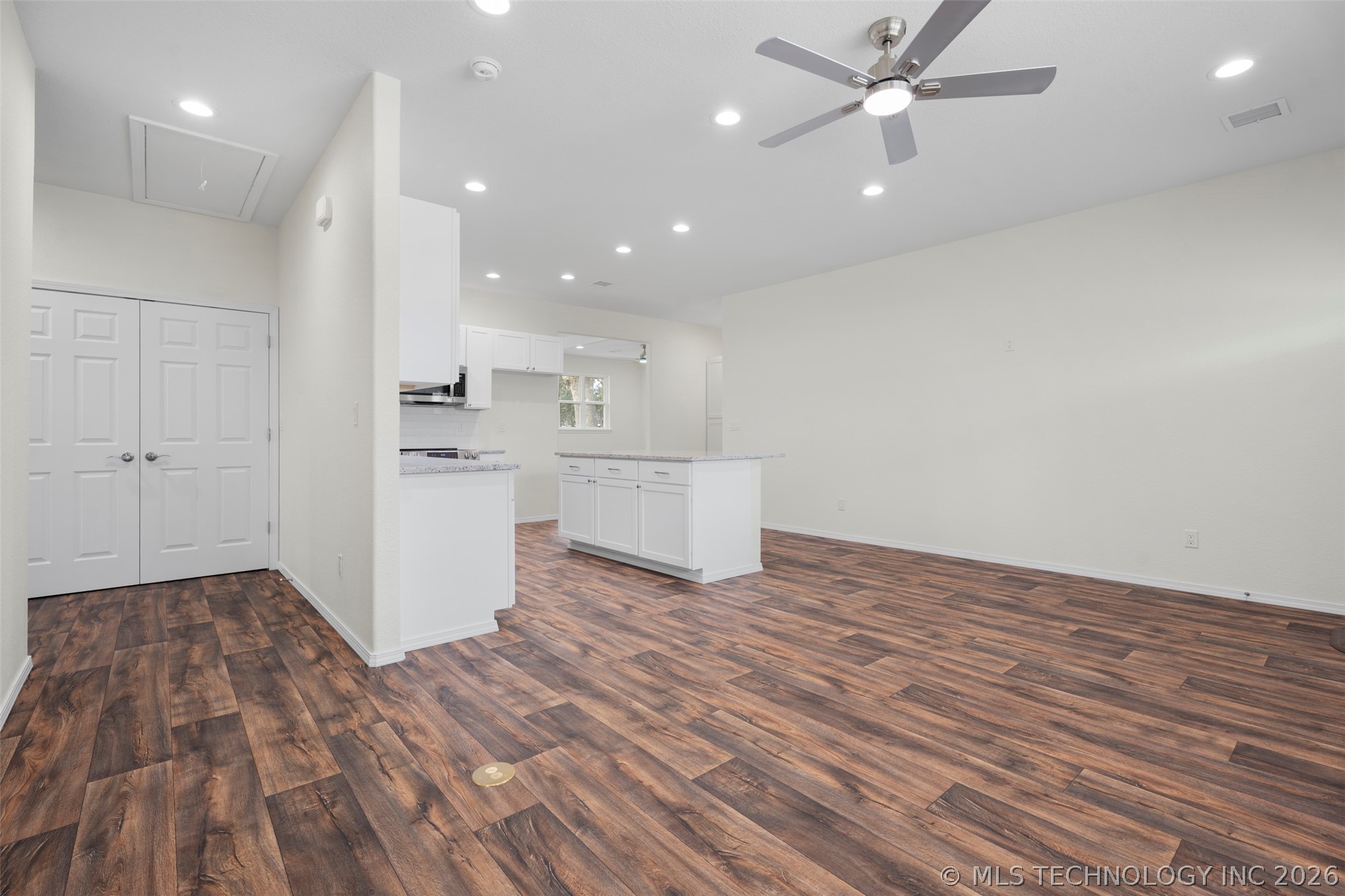 517 W Clyde Avenue Property Photo 15