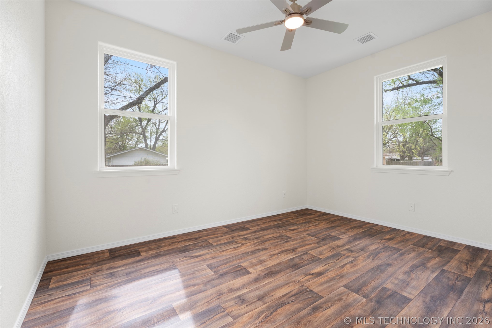 517 W Clyde Avenue Property Photo 20