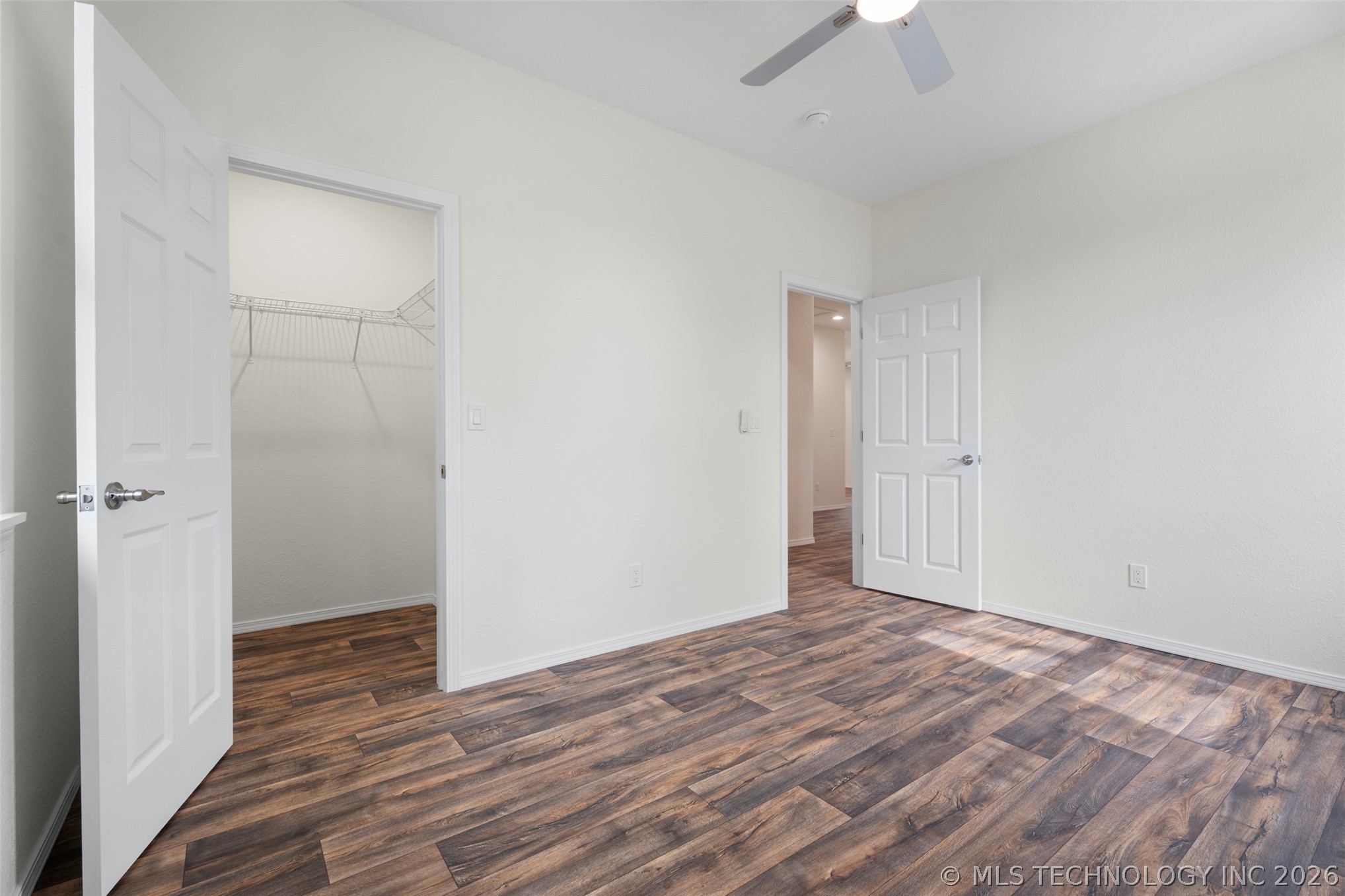 517 W Clyde Avenue Property Photo 21