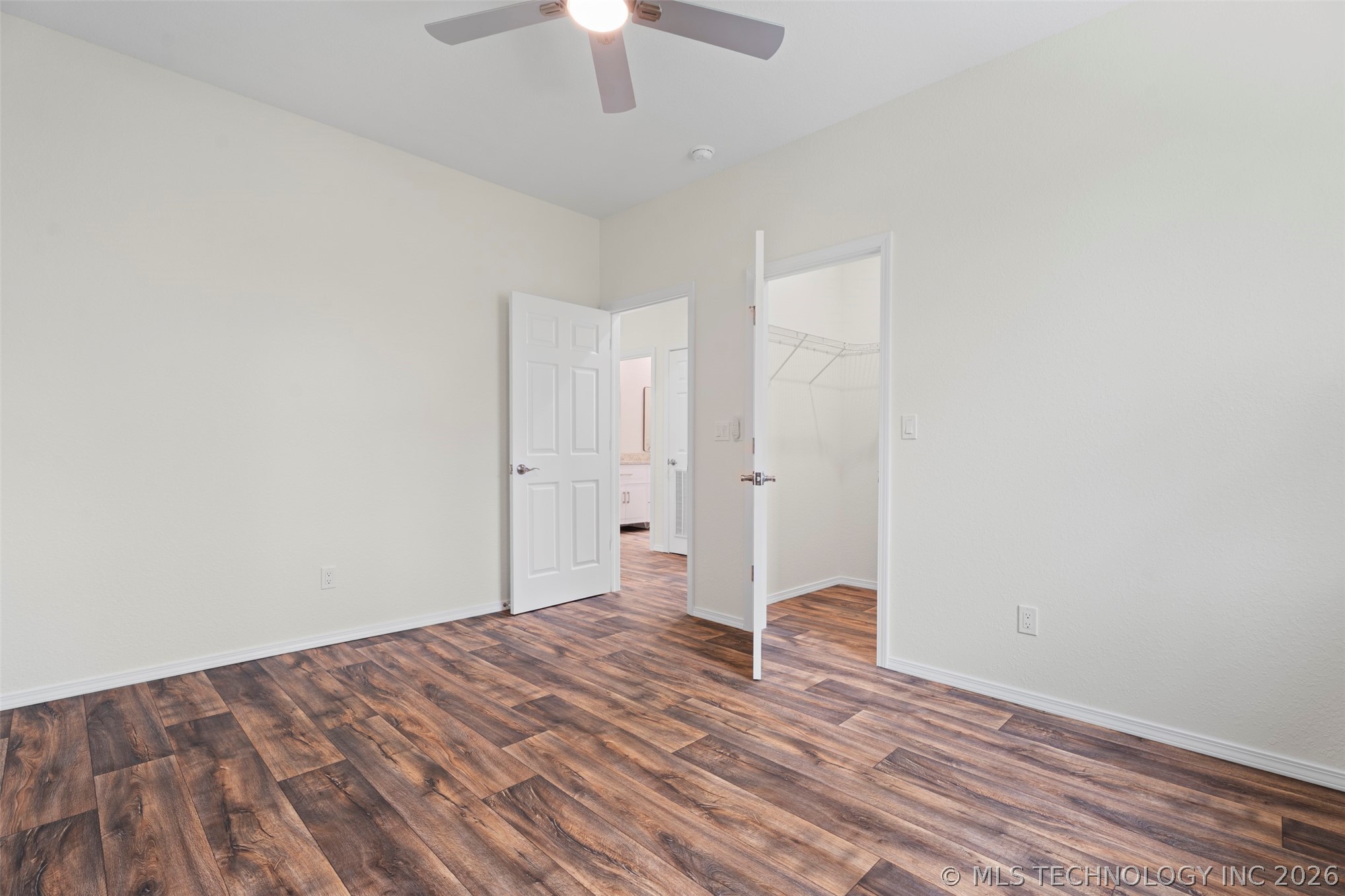 517 W Clyde Avenue Property Photo 23