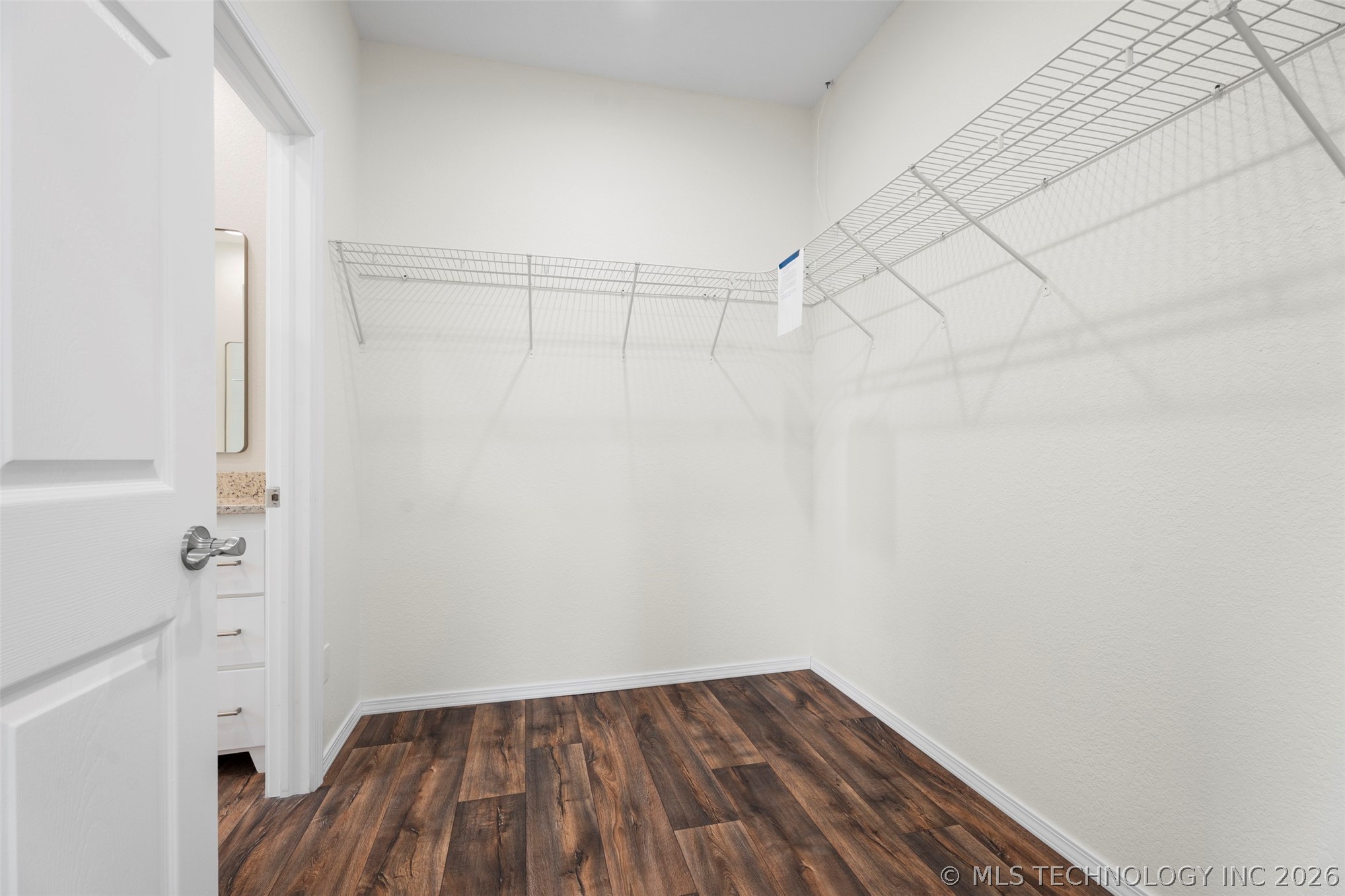 517 W Clyde Avenue Property Photo 26