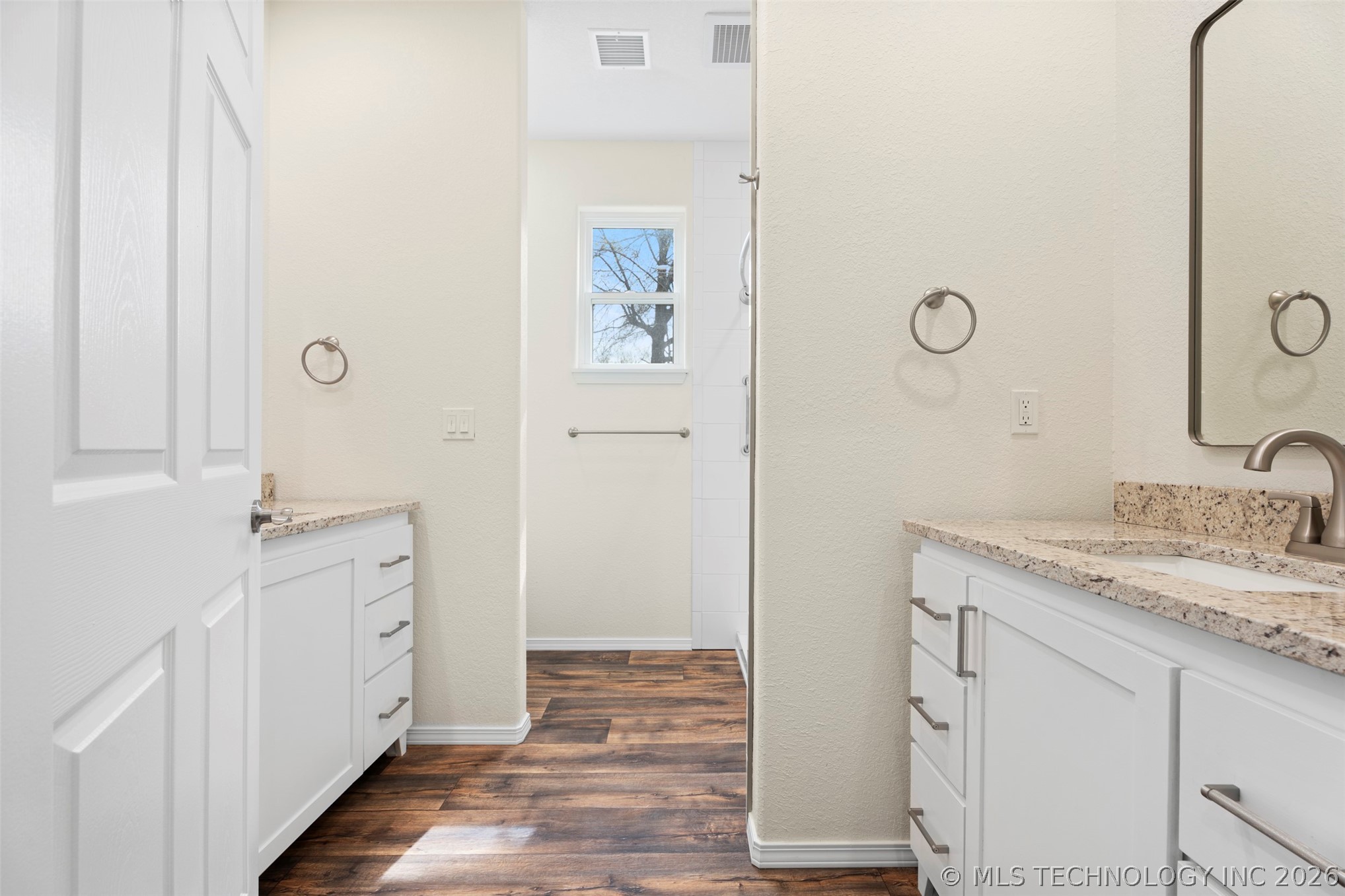 517 W Clyde Avenue Property Photo 27
