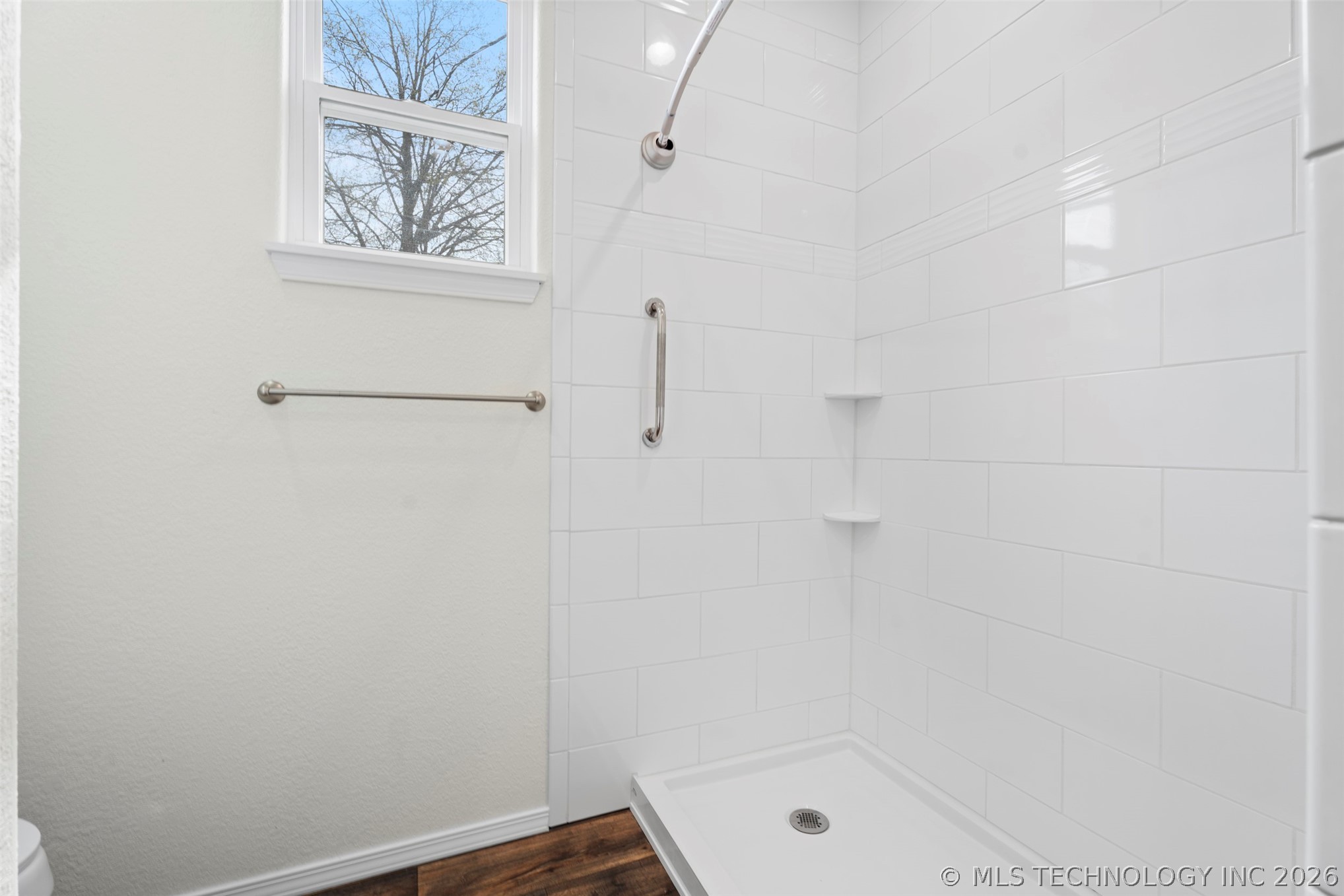 517 W Clyde Avenue Property Photo 29