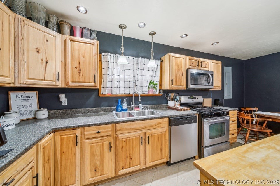 396 Cherokee Lane Property Photo 22