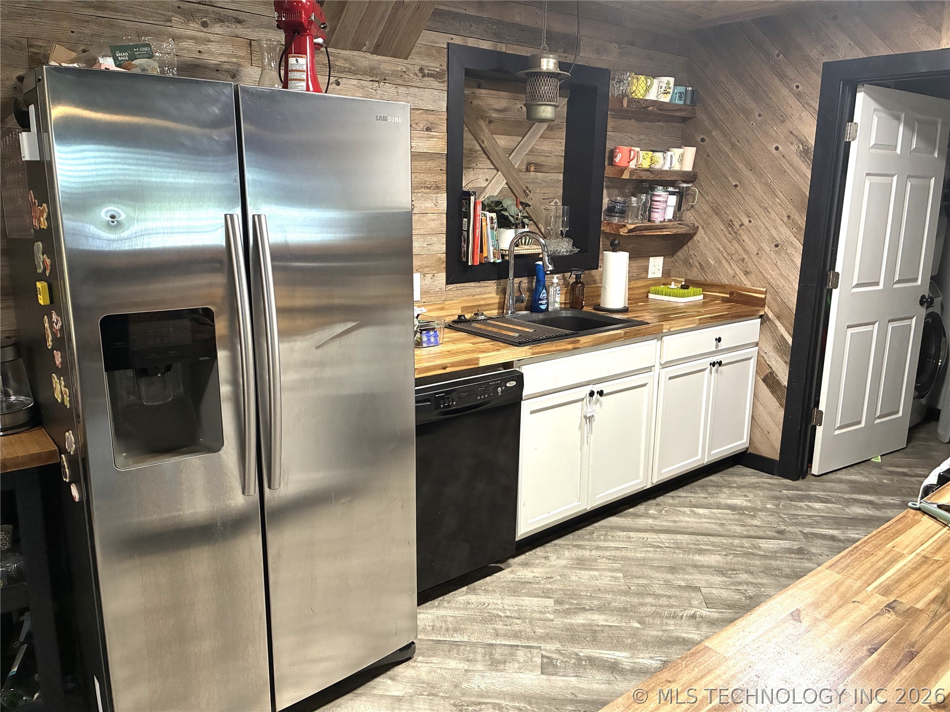803 N Marshall Street Property Photo 10