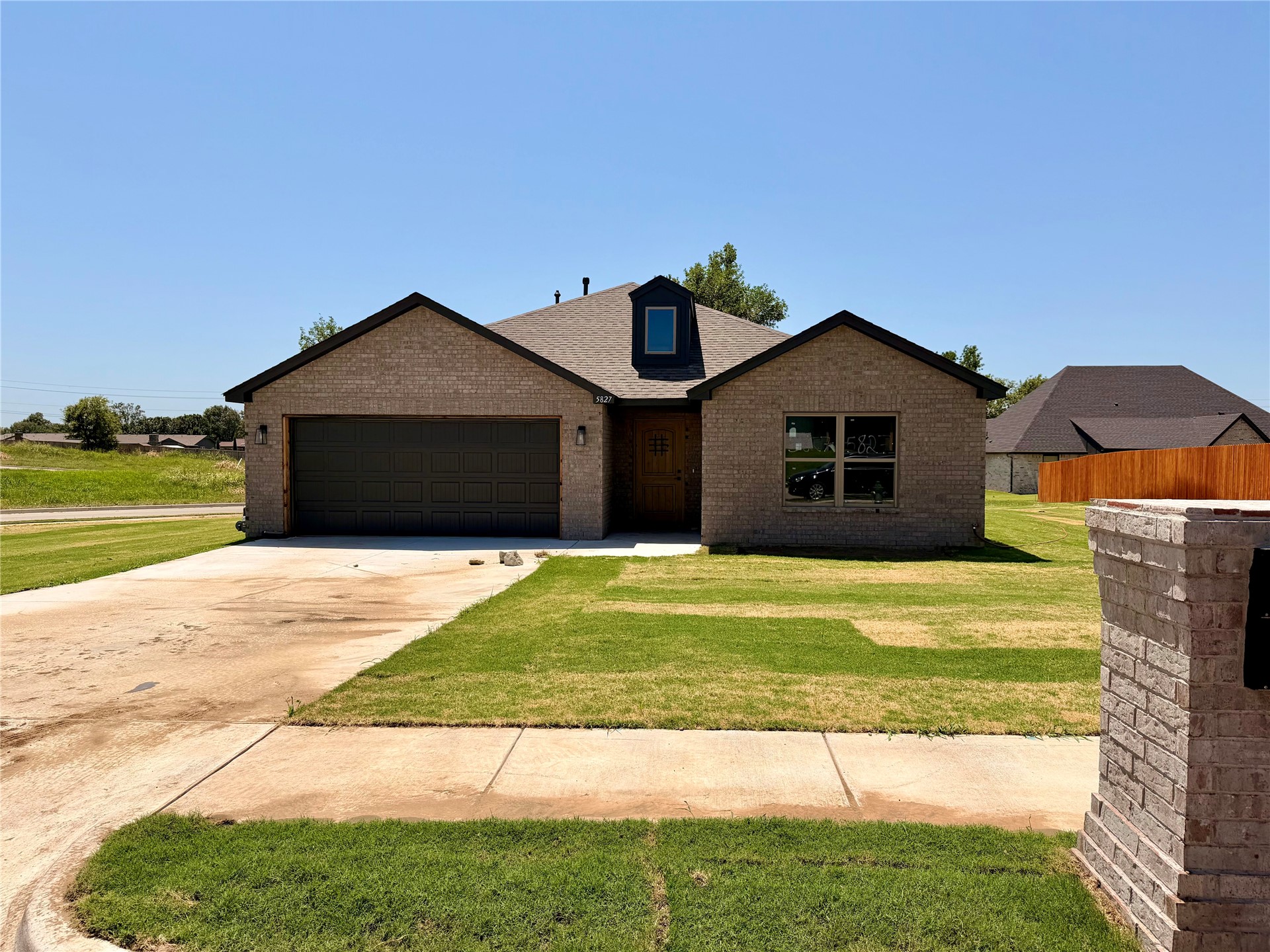 5827 Coldspring Lane Property Photo 1