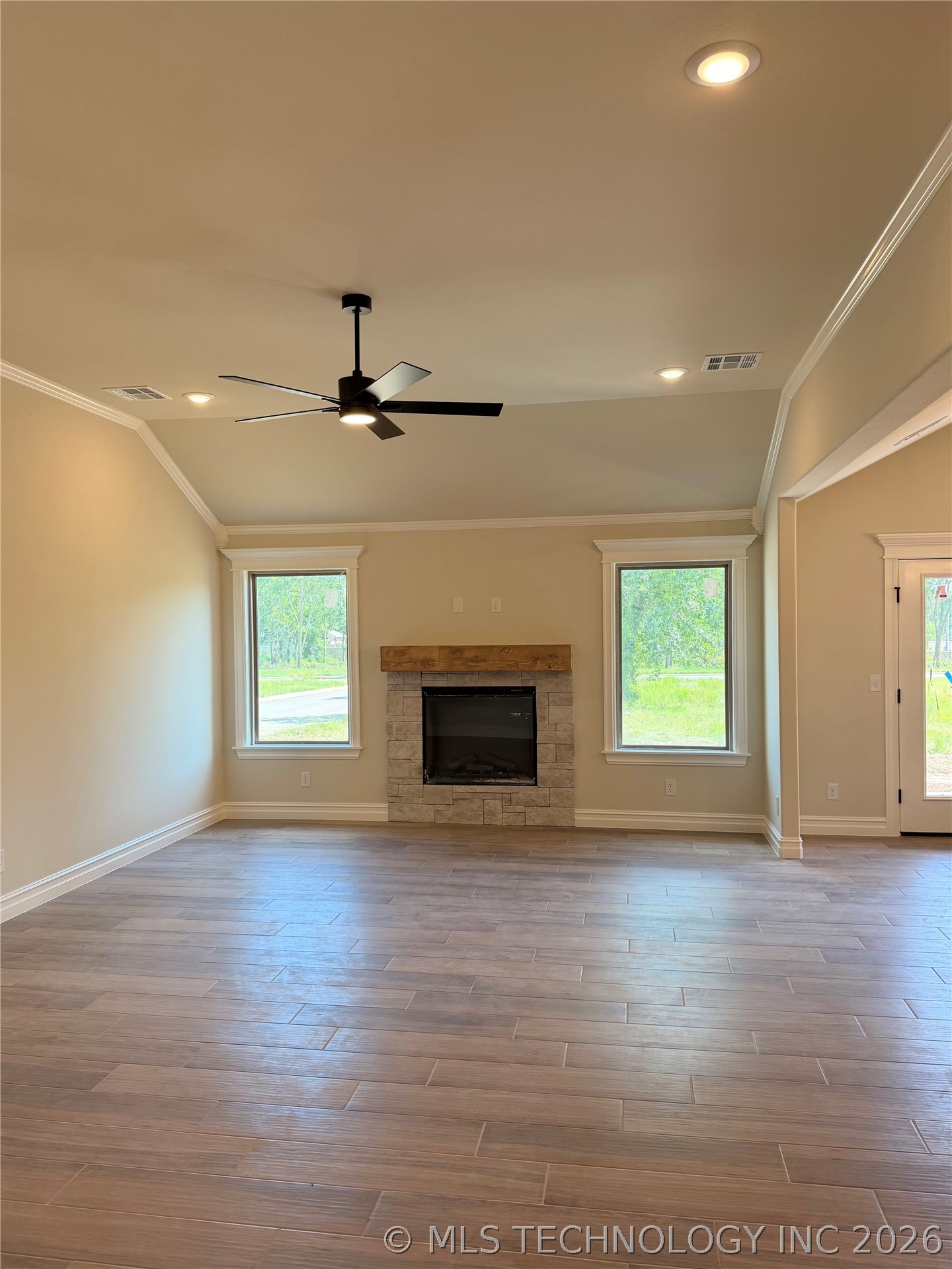 5827 Coldspring Lane Property Photo 8
