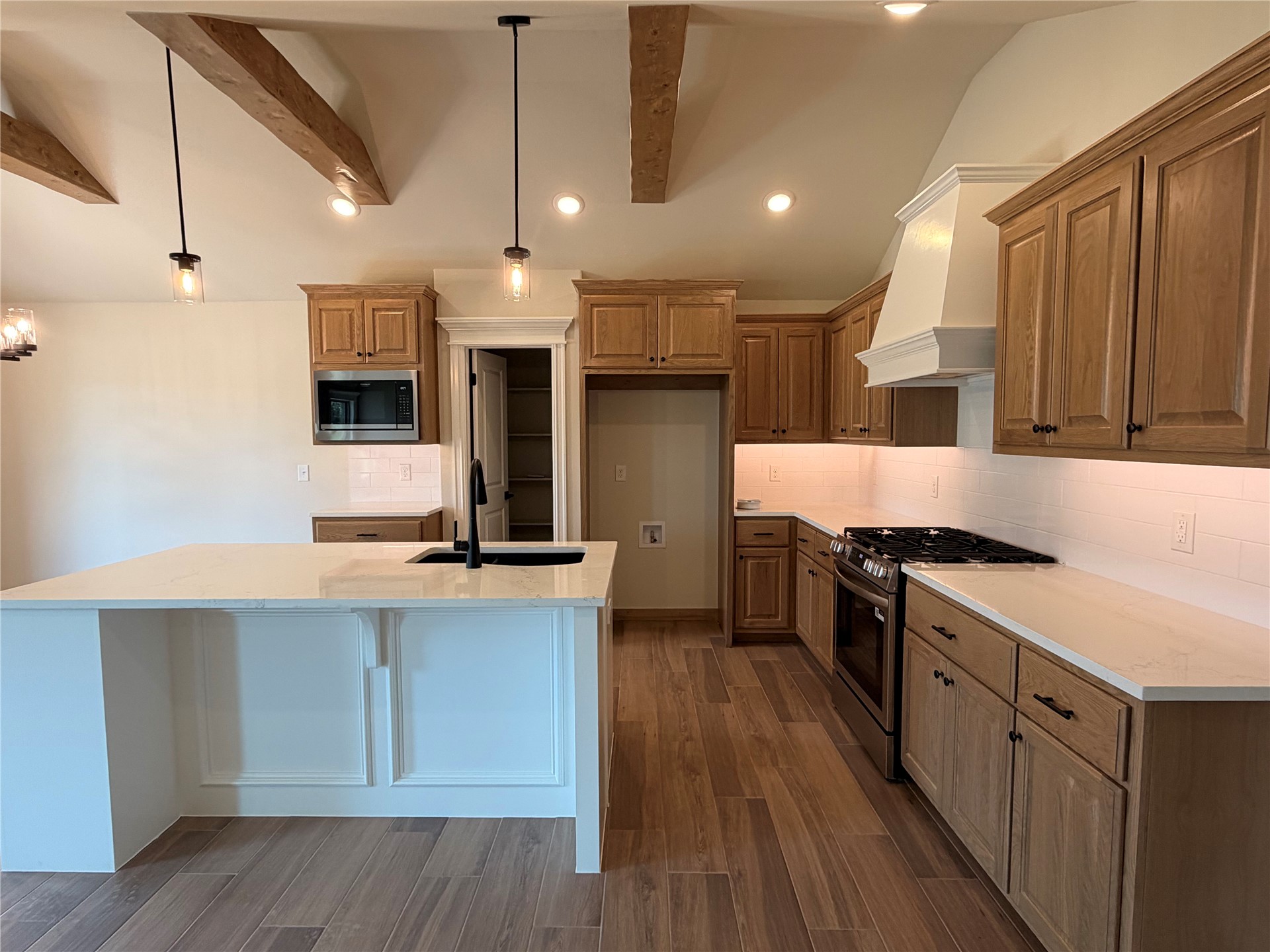 5827 Coldspring Lane Property Photo 11