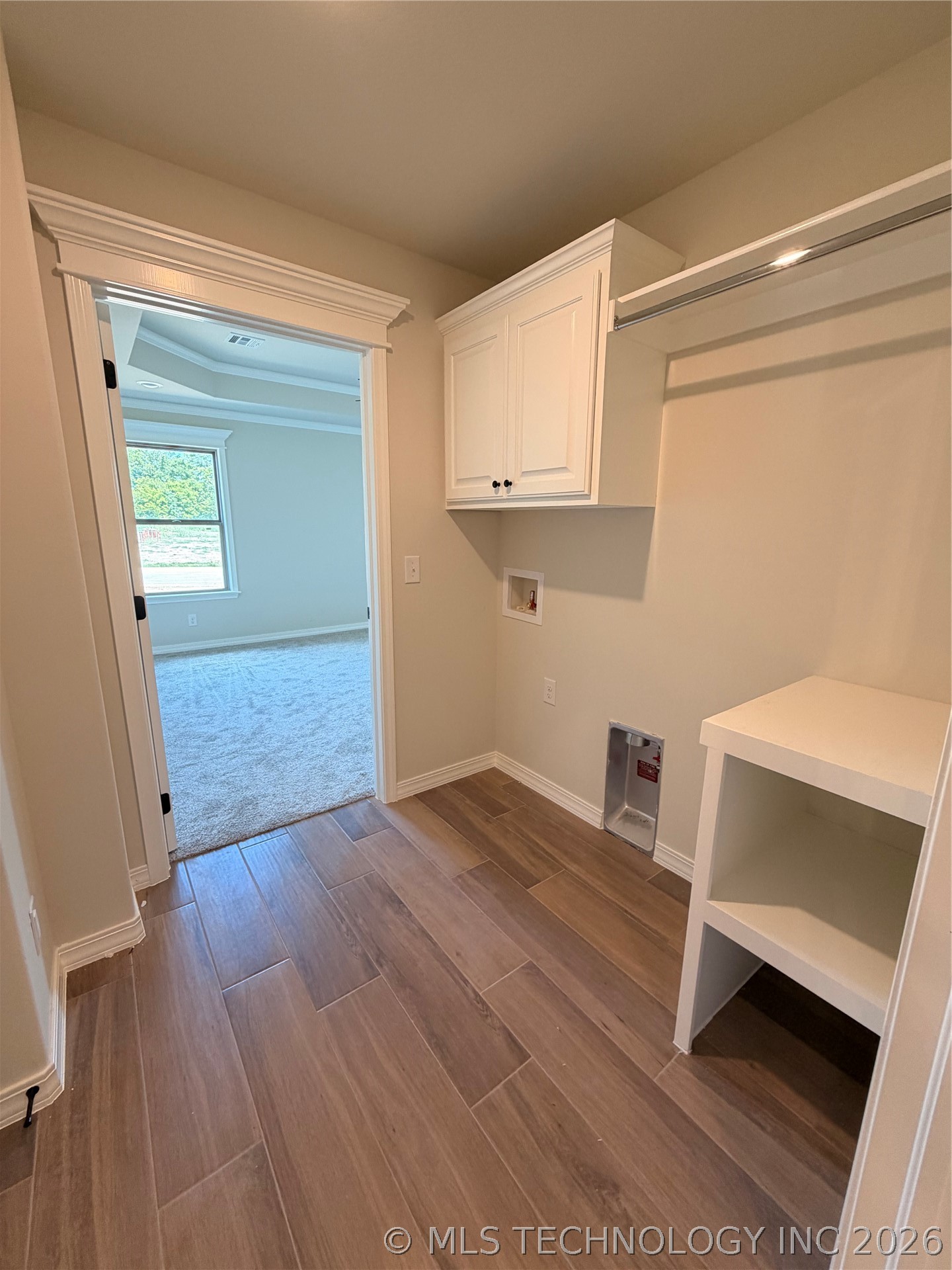 5827 Coldspring Lane Property Photo 17
